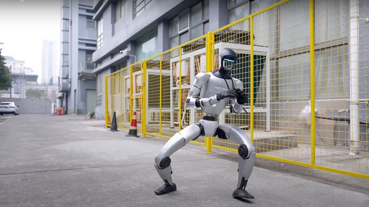 Unitree Robotics, G1 robot, humanoid robot, kung fu, artificial intelligence, AI, robotics, Sim2Real, motion capture, Nvidia Isaac Simulator, güvenlik, siber güvenlik, siber suç, güvenlik uyarıları, teknoloji ipuçları
