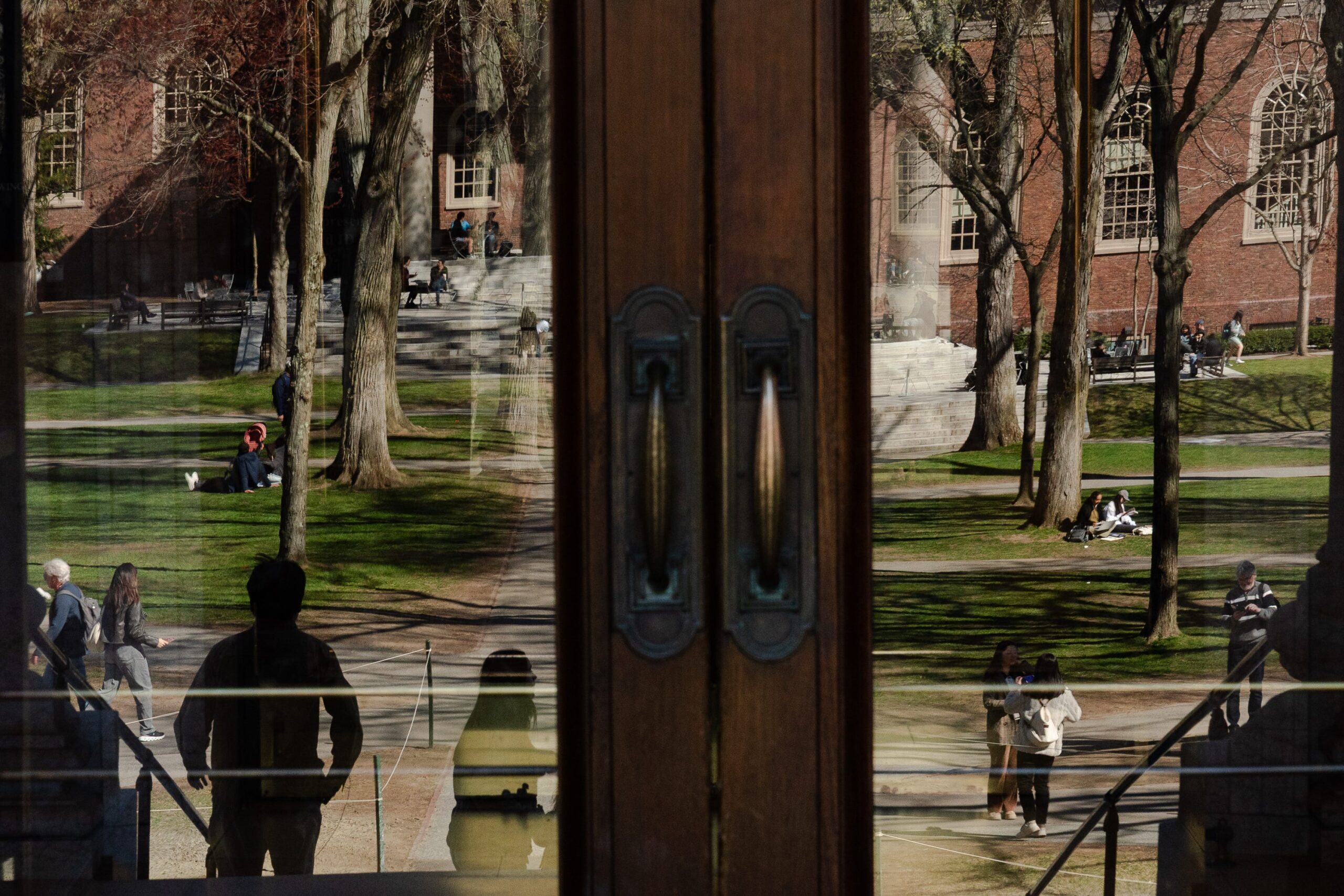Harvard Üniversitesi, federal araştırma hibeleri, Trump yönetimi, antisemitizm, Linda McMahon, Alan Garber, federal fonlar, akademik özgürlük, araştırma finansmanı, ABD Eğitim Bakanlığı, yükseköğretim
