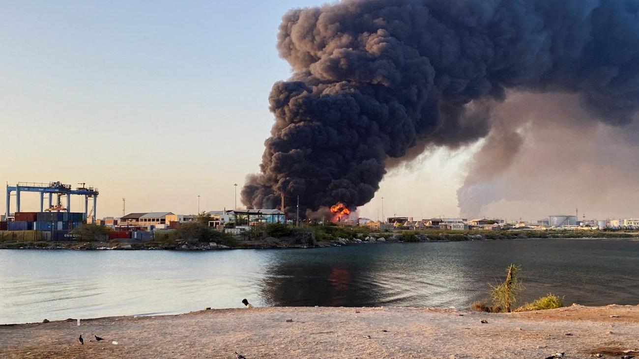 Sudan, Port Sudan, RSF, paramiliter güçler, drone saldırısı, çatışma, ordu, havalimanı, liman, Kızıldeniz, isyancılar, şiddet, göz tanıkları, patlama, yangın, haberler, güncelleme
