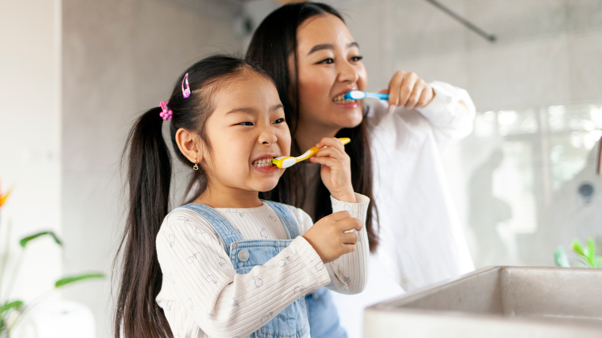 Amazon Güzellik Etkinliği, ağız bakımı, diş fırçası, su pensesi, diş macunu, gargara, Oral-B iO, GuruNanda CocoMint, dil sıyırıcı, COSLUS Su Diş Pensesi, TheraBreath, Waterpik Aquarius, Listerine, Crest 3DWhite, indirimler, promosyonlar, fırsatlar, yaz güzelliği, ağız hijyeni, diş sağlığı
