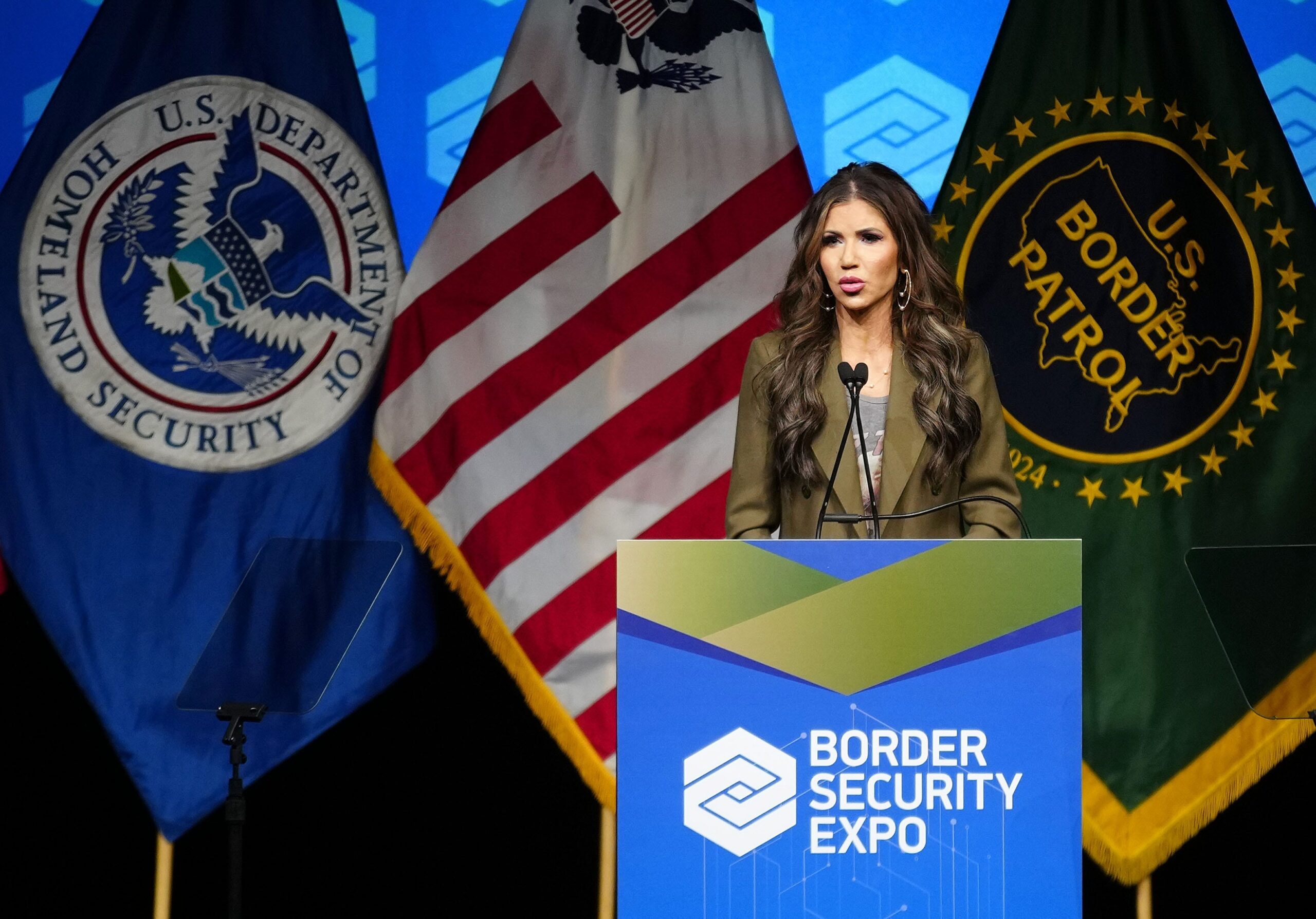Donald Trump, göçmenlik, geçici koruma statüsü, Küba, Haiti, Nikaragua, Venezuela, sınır dışı, 1. Temyiz Mahkemesi, Kristi Noem, Homeland Security, Joe Biden, Karen Tumlin, Justice Action Center, Indira Talwani, Obama, ABD Yüksek Mahkemesi, göçmen hakları, iltica, ABD, deportasyon, yasal statü, göçmenler, hukuk davası, Federal Register
