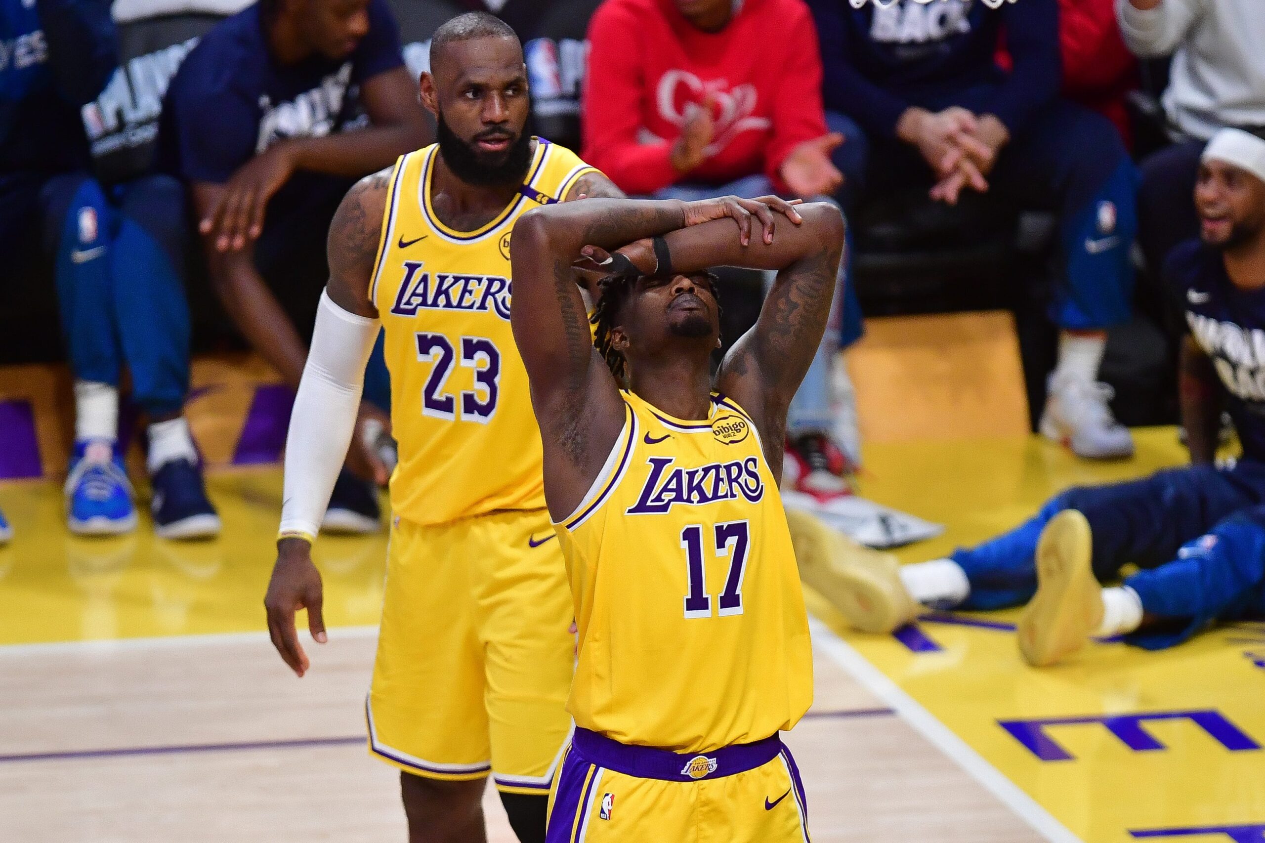 Los Angeles Lakers, Rob Pelinka, Rudy Gobert, Minnesota Timberwolves, NBA Playoffs, Basketbol, Takas, Anthony Davis, Luka Doncic, Jaxson Hayes, JJ Redick, Mark Williams, Sakatlık, Meta Keywords, Haber, Spor, Analiz
