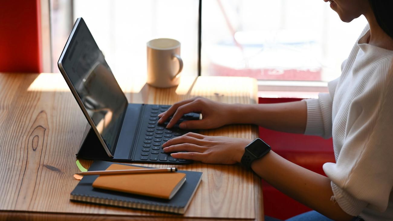 Almanya, evden çalışma, uzaktan çalışma, home office, akademisyenler, uluslararası karşılaştırma, ifo araştırması, iş gücü, çalışma alışkanlıkları, pandemi, işverenler, Finlandiya, Kanada, Birleşik Krallık, ABD, Hindistan, Güney Kore, Çin, Yunanistan, çocuklu çalışanlar, cinsiyet, çalışma düzeni, Türkiye
