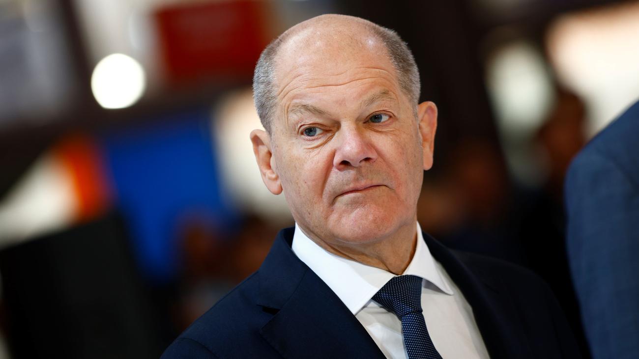 AfD, Almanya, aşırı sağ, anayasa koruma, yasaklama prosedürü, siyaset, Olaf Scholz, Nancy Faeser, aşırıcılık, demokrasi, özgürlükçü demokratik temel düzen, anayasa, seçimler, siyasi partiler, radikalleşme, vatansever, Müslüman karşıtlığı, göçmen karşıtlığı, Verfassungsschutzbericht, sağcı popülizm, siyasi analiz, güncel olaylar.
