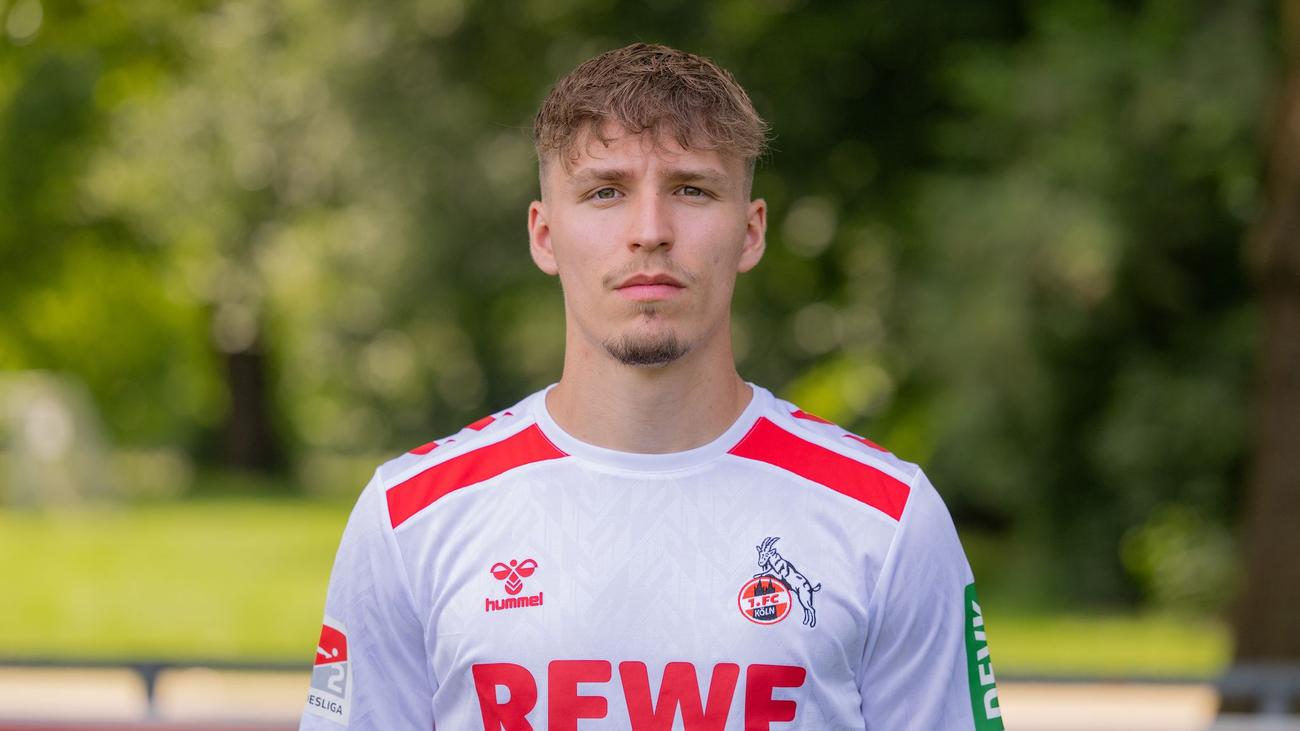 Erzgebirge Aue, Maximilian Schmid, sözleşme uzatma, 3. Liga, futbol, transfer, sakatlık, Syndesmos, Matthias Heidrich, Chemnitzer FC, Landespokal, Almanya
