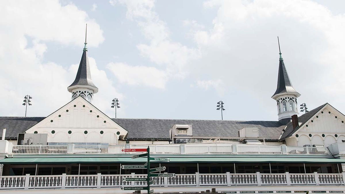Kentucky Derby, Churchill Downs, At yarışı, Spor, Haberler, Gazetecilik, Tahminler, Favoriler, Bahisler, Hava durumu, Louisville, Kentucky, Üçlü Taç, Ödül, Fox News
