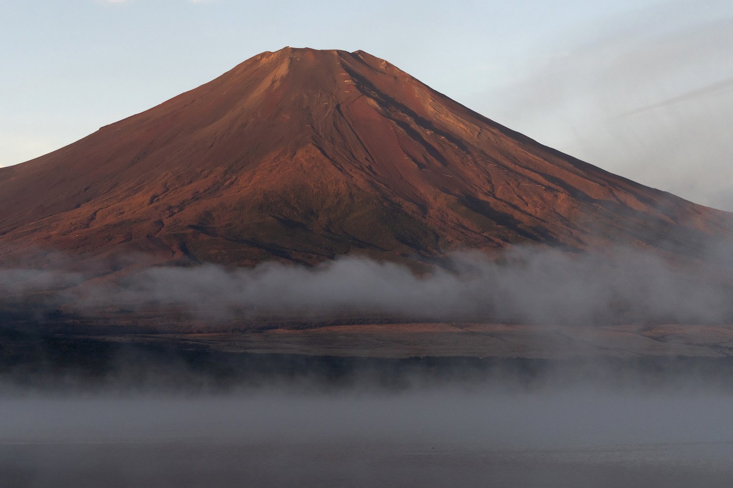 Dağcılık kazası, Fuji Dağı, Japonya, Çinli öğrenci, kurtarma operasyonu, irtifa hastalığı, tırmanış sezonu, güvenlik önlemleri, aktif volkan, tehlikeli tırmanış, telefon unutma, deneyimsiz dağcı
