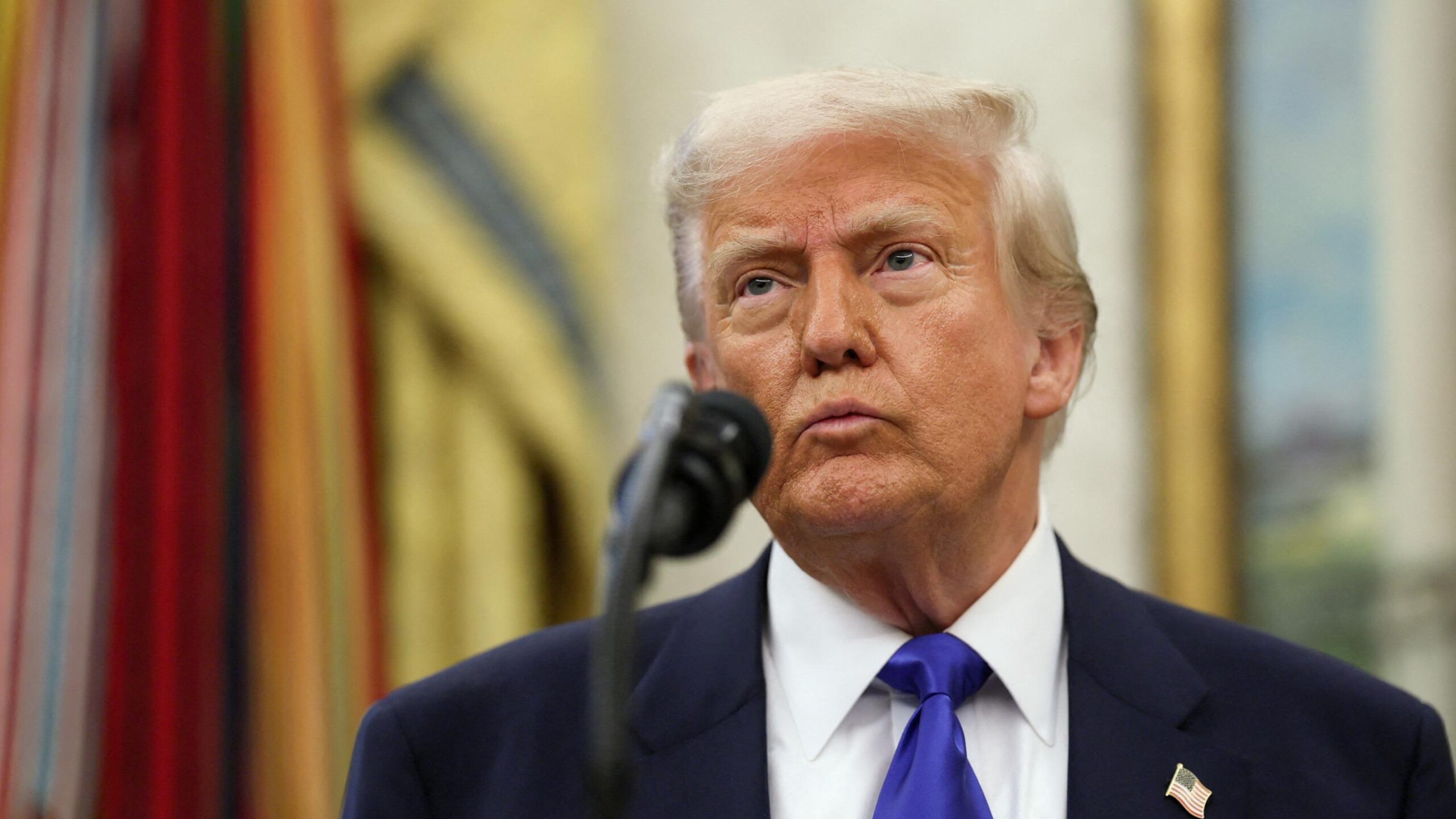 Donald Trump, Harvard, federal fonlama, Linda McMahon, Alan Garber, antisemitizm, öğrenci protestoları, Gaza, üniversite, ABD, eğitim, bağış, siyasi tartışma, sağ görüş, ilerici görüş, ayrımcılık, dava, finansman kesintisi
