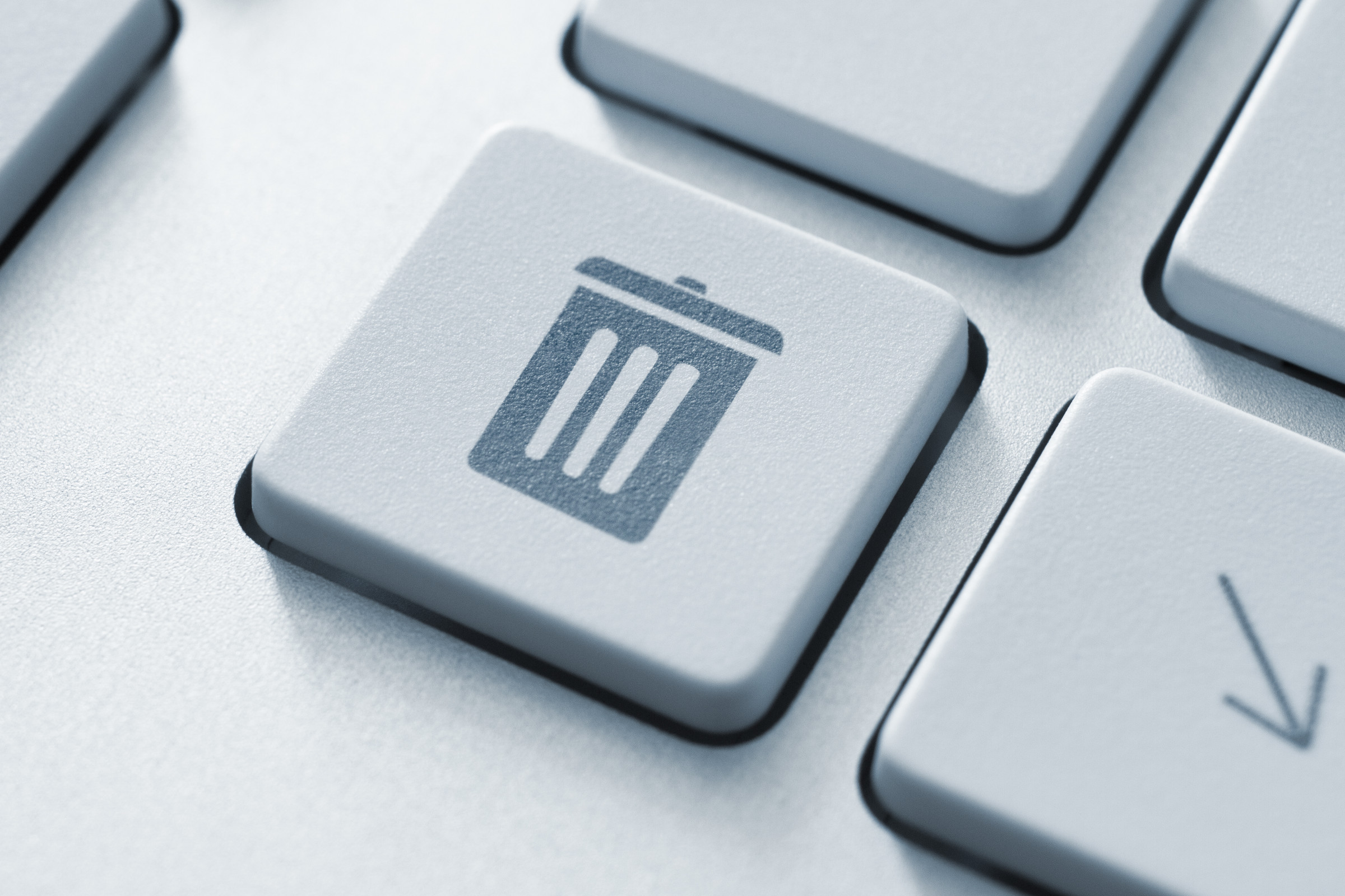 güvenli silme, sdelete, veri kurtarma, dosya silme, sysinternals, mark russinovich, microsoft, veri güvenliği, komut satırı, DOD 5220.22-M, ücretsiz alan silme, sdelete gui, windows, veri imha, dosya kurtarma önleme
