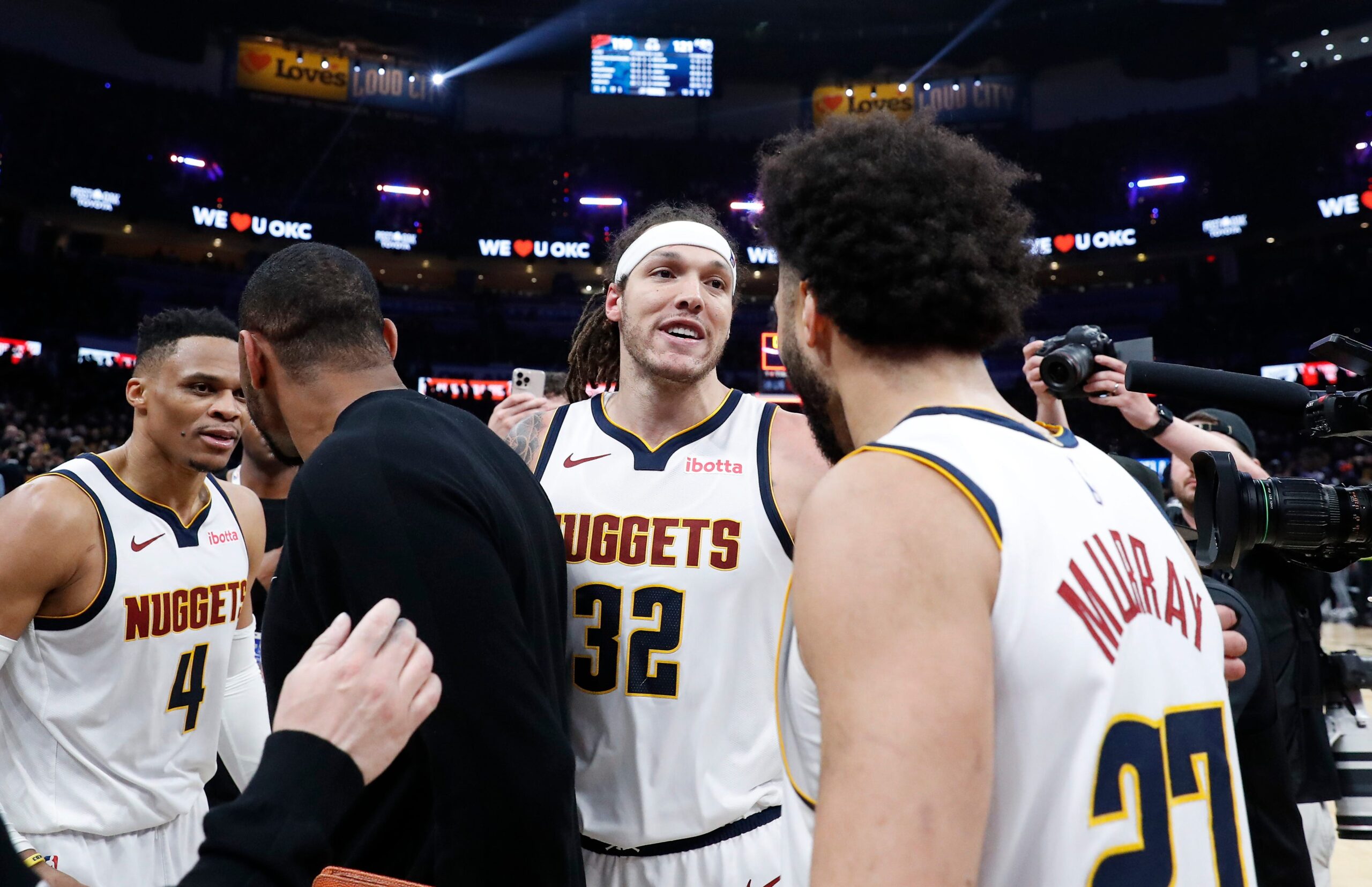 Here are some meta keywords in English that could be used, followed by a translation to Turkish:

English:

Denver Nuggets, Oklahoma City Thunder, NBA Playoffs, Western Conference, Game 1, Aaron Gordon, Nikola Jokic, Russell Westbrook, Chet Holmgren, Shai Gilgeous-Alexander, David Adelman, Mark Daigneault, Flagrant 1, Basketball, NBA, Playoff Series, Game Winning Shot, Clutch Performance

Turkish:

Denver Nuggets, Oklahoma City Thunder, NBA Playoffları, Batı Konferansı, 1. Maç, Aaron Gordon, Nikola Jokic, Russell Westbrook, Chet Holmgren, Shai Gilgeous-Alexander, David Adelman, Mark Daigneault, Ağır Faul 1, Basketbol, NBA, Playoff Serisi, Maçı Kazandıran Şut, Kritik Performans
