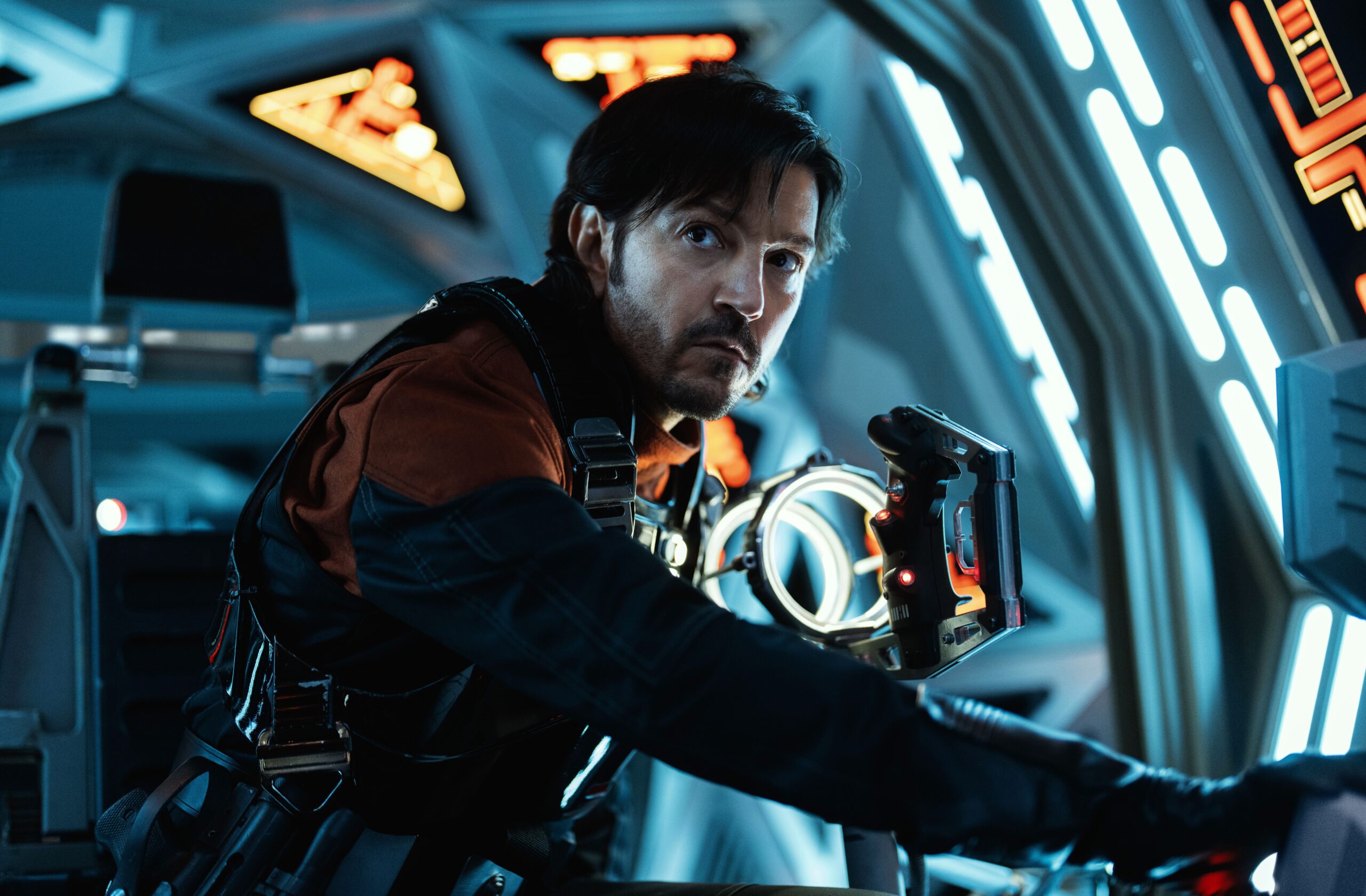 Star Wars, Yıldız Savaşları, karakter sıralaması, en iyi karakterler, live-action, canlı aksiyon, sıralama, liste, Star Wars Günü, Revenge of the Sith, Sith'in İntikamı, 20. yıl dönümü, Disney+, Andor, The Mandalorian, Mandalorian, Jedi, Sith, Rebels, Imperials, bounty hunters, ödül avcıları, porgs, Jar Jar Binks, Admiral Ozzel, Amiral Ozzel, Darth Vader, Death Star, Ölüm Yıldızı, Stormtrooper, Luke Skywalker, Poe Dameron, X-wing pilotları, Mando, Teva, New Republic, Snoke, lightsaber, ışın kılıcı, Boba Fett, Mos Pelgo, Tatooine, Cad Bane, R5-D4, R2-D2, C-3PO, Jawas, Grogu, Max Rebo Band, Jabba the Hutt, Rancor, John Williams, Kijimi City, Chewbacca, Wookiee, Krrsantan, The Book of Boba Fett, Jod, Crimson Jack, Captain Silvo, Leia, Alderaan, Qira, Corellia, Crimson Dawn, Babu Frik, J. Robert Oppenheimer, Paul Shaffer, Blue Man Group, Greef Karga, Navarro, Peli Motto, Razor Crest, N-1 Starfighter, Luthen Rael, Cassian Andor, Sullustan pilot, Millennium Falcon, Starkiller Base, Battle of Crait, Reva, Obi-Wan Kenobi, Yavin Savaşı, Dad Bods, Lando Calrissian, Kowakian monkey-lizard, Salacious Crumb, Migs Mayfeld, Christopher Lee, Count Dooku, Holdo Manuever, Syril Karn, Greedo, Hoth Savaşı, AT-AT, Darth Maul, Wicket, Qui-Gon Jinn, Fennec Shand, Moff Gideon, Samuel L. Jackson, Mace Windu, Padmé Amidala, Grand Moff Tarkin, Ugnaught, Rose Tico, Figrin D'an, Modal Nodes, Ahsoka Tano, BB-8, Kylo Ren, Rey, Ackbar, Han Solo, Anakin Skywalker, Darth Vader, İmparator Palpatine, Dedra Meero
