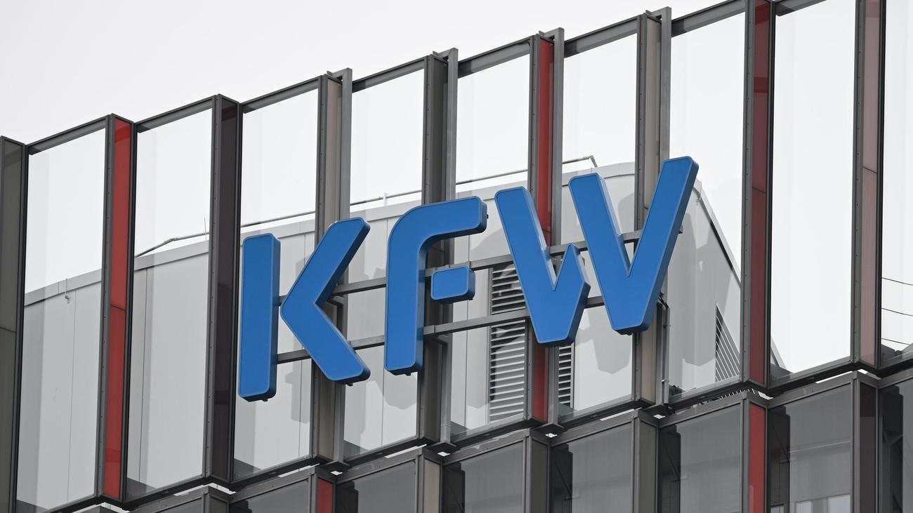 KOBİ'ler, Alman ekonomisi, Maliyet artışları, KfW, Alman Bundesbank, İşletme anketi, İşletme maliyetleri, Ücretler, Malzemeler, Enerji, Hizmet sektörü, Küçük işletmeler, Fiyatlandırma, Karlılık, Ekonomik zorluklar, İşletme finansmanı, Maliyet baskısı, İşletme araştırması, Ekonomik görünüm.
