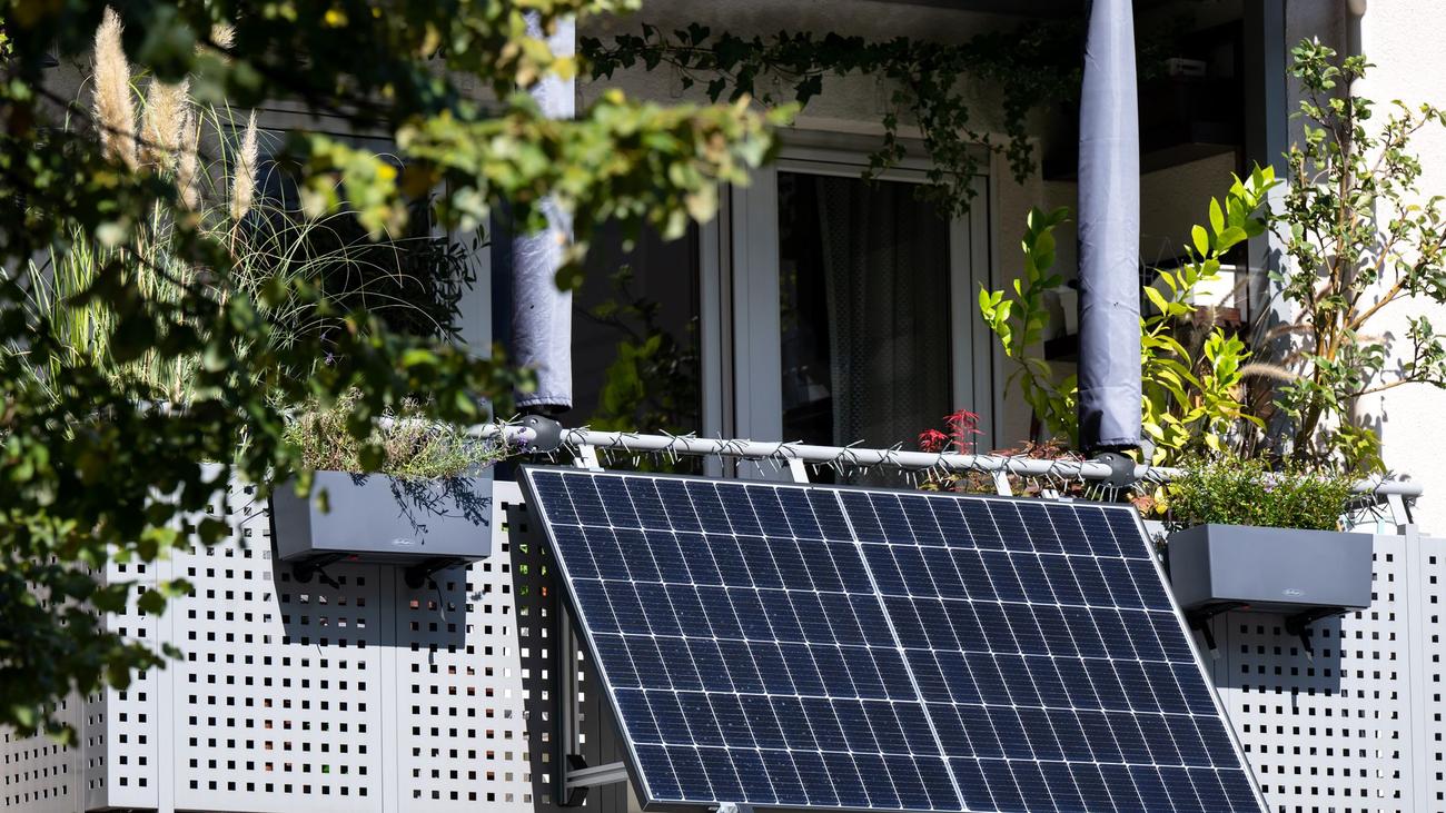 güneş enerjisi, braunkohle, güneş paneli, elektrik üretimi, BSW Solar, Fraunhofer ISE, balkon güneş paneli, yenilenebilir enerji, enerji dönüşümü, Almanya, güneş enerjisi endüstrisi, temiz enerji
