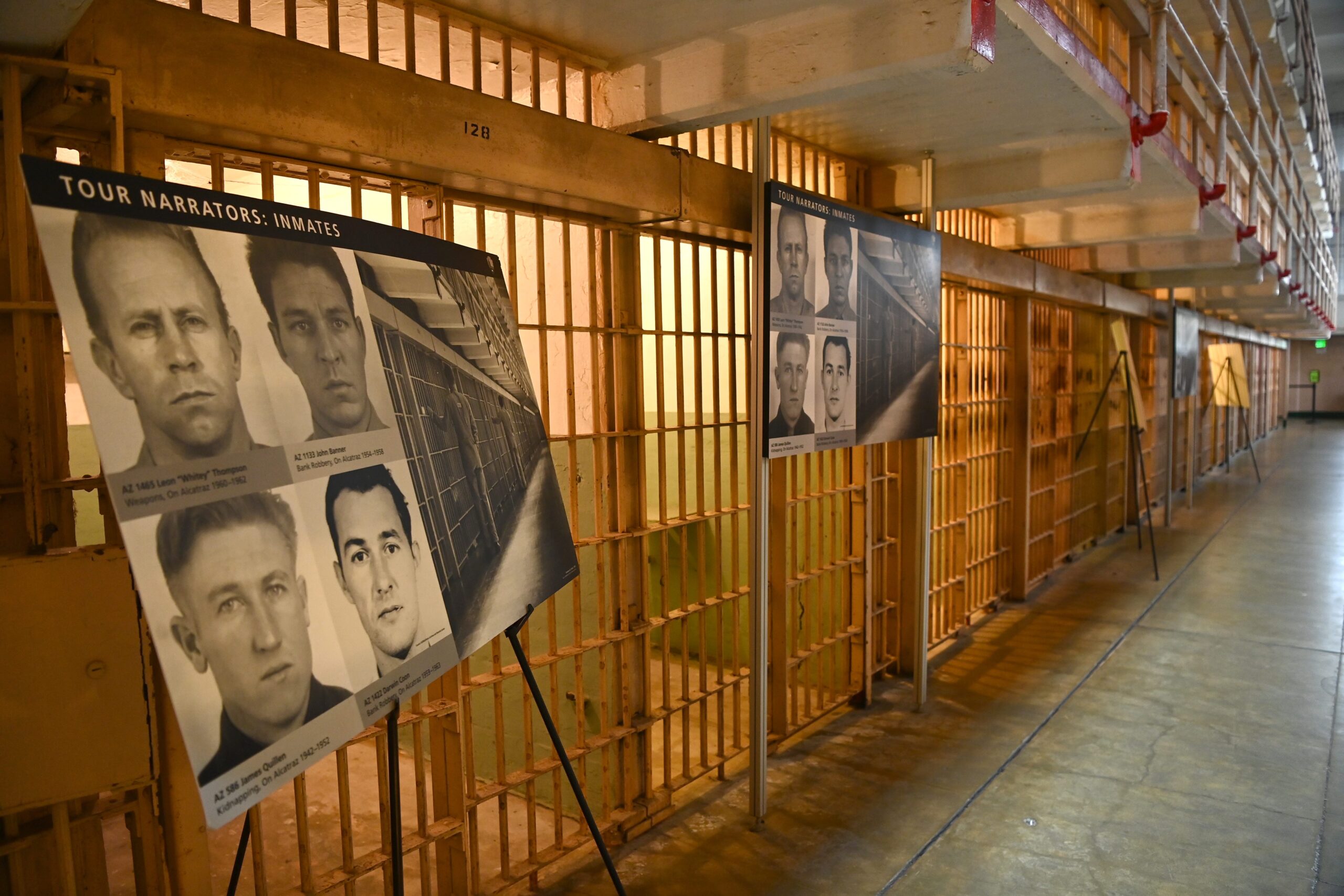 Alcatraz, Alcatraz yeniden açılması, Donald Trump, Alcatraz mahkumları, Al Capone, Machine Gun Kelly, Robert Stroud, Birdman of Alcatraz, Alvin Karpis, Arthur Barker, Mickey Cohen, Whitey Bulger, Alcatraz tarihi, Alcatraz maliyeti, Federal Bureau of Prisons, cezaevi, ünlü suçlular, ABD cezaevleri, organize suç, gangsterler
