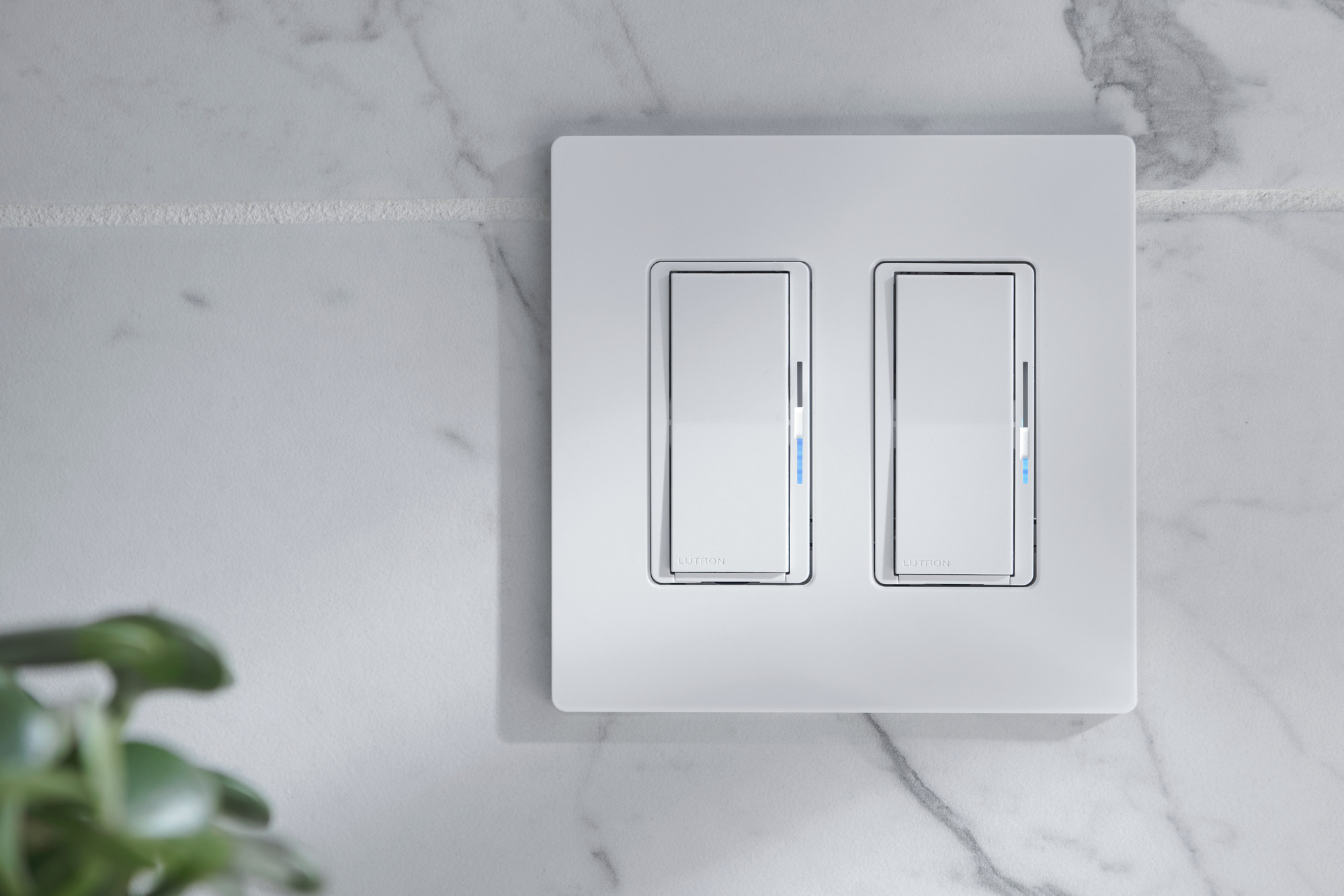 akıllı aydınlatma, akıllı anahtar, akıllı dimmer, akıllı ampul, akıllı ev, DIY, nötr kablo, Lutron Caséta, TP-Link Kasa, GE Cync, Jasco Enbrighten, Brilliant Smart Home Control, Leviton, Zigbee, Wi-Fi, Matter, Amazon Alexa, Google Assistant, Apple HomeKit, kurulum, inceleme, karşılaştırma, akıllı ev otomasyonu, sesli komut, akıllı hoparlör, aydınlatma kontrolü, TechHive
