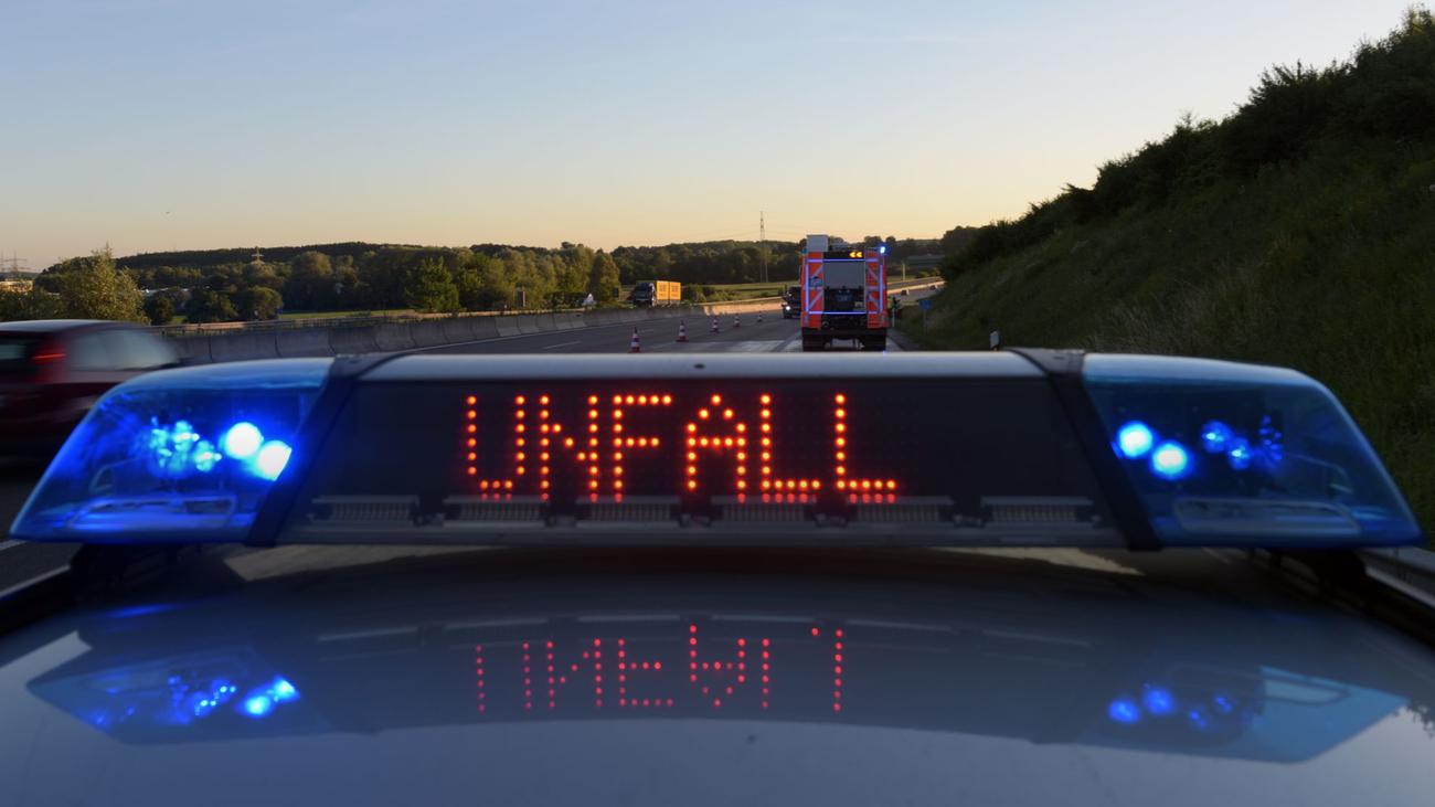 otoyol kazası, A7 otobanı, Schwaben, yaralılar, çocuk yaralılar, trafik kazası, emniyet kemeri, çocuk güvenliği, lastik patlaması, hız, takip mesafesi, Sulzberg, Oberallgäu, kaza raporu, maddi hasar, ihmalkarlık, soruşturma
