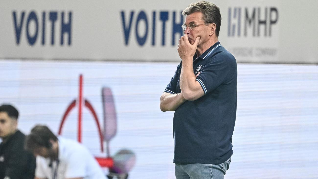 Dieter Hecking, VfL Bochum, Bundesliga, Abstiegskampf, Vertrag, Verlängerung, Klassenerhalt, Fußball, Trainer, Dirk Dufner, Timo Horn, Mainz 05, FC St. Pauli, Heidenheim, Relegation, Spielanalyse
