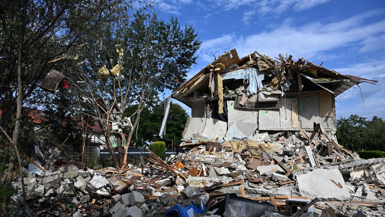 Memmingen, gaz kaçağı, patlama, sıra ev, ölüm, 17 yaş, soruşturma, ihmal, Bavyera Eyalet Kriminal Dairesi, baca temizleyici, ısıtma sistemi, hasar, emniyet, kaza, cinayet şüphesi
