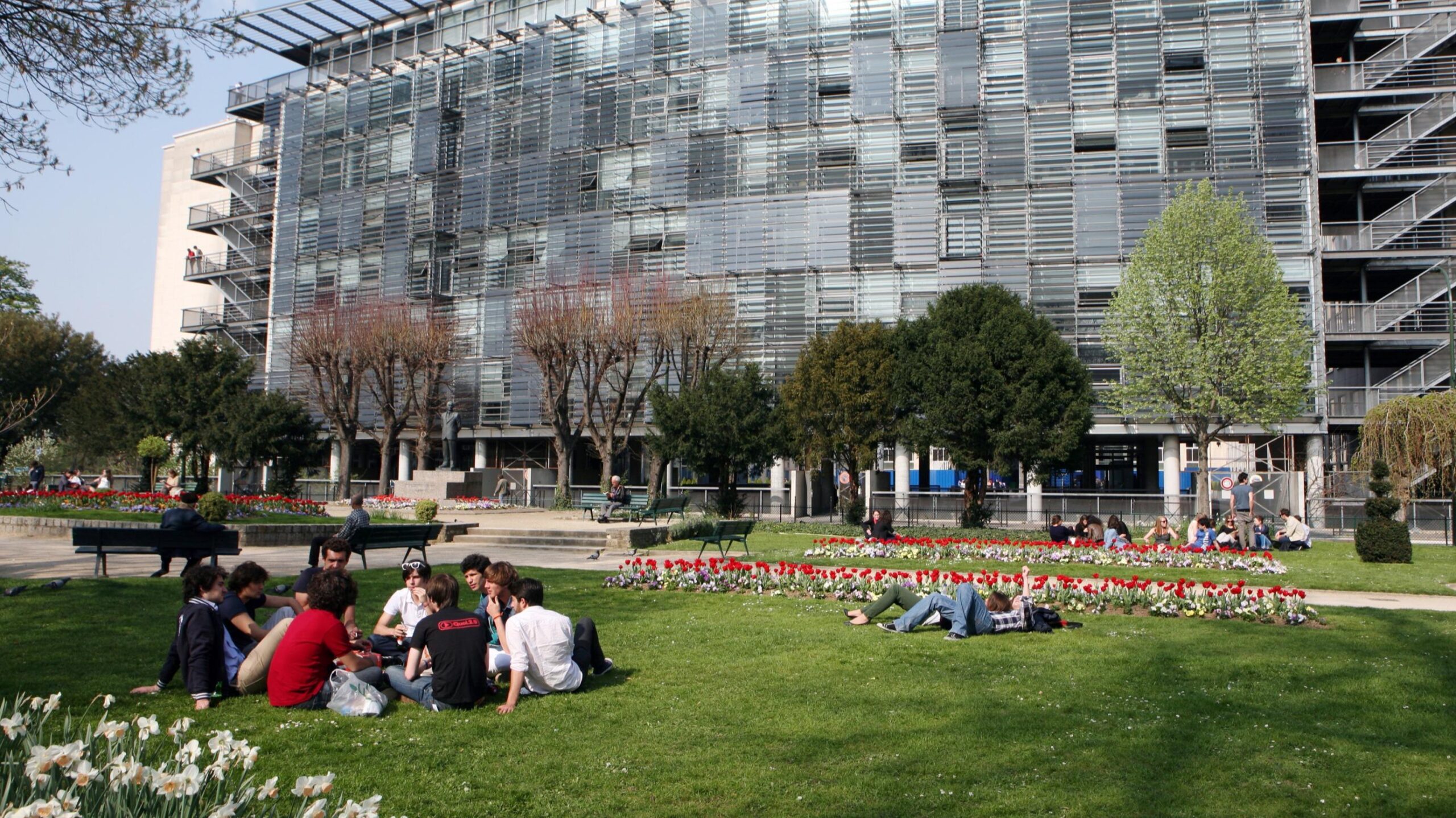 Ekonomi yönetimi lisansı, üniversite sıralaması, en iyi üniversiteler, Fransa, Le Figaro Étudiant, Parcoursup, Assas Üniversitesi, işletme yönetimi, bankacılık, öğretmenlik, araştırma, işletme okulu, paralel kabul, bilim organizasyonları lisansı

