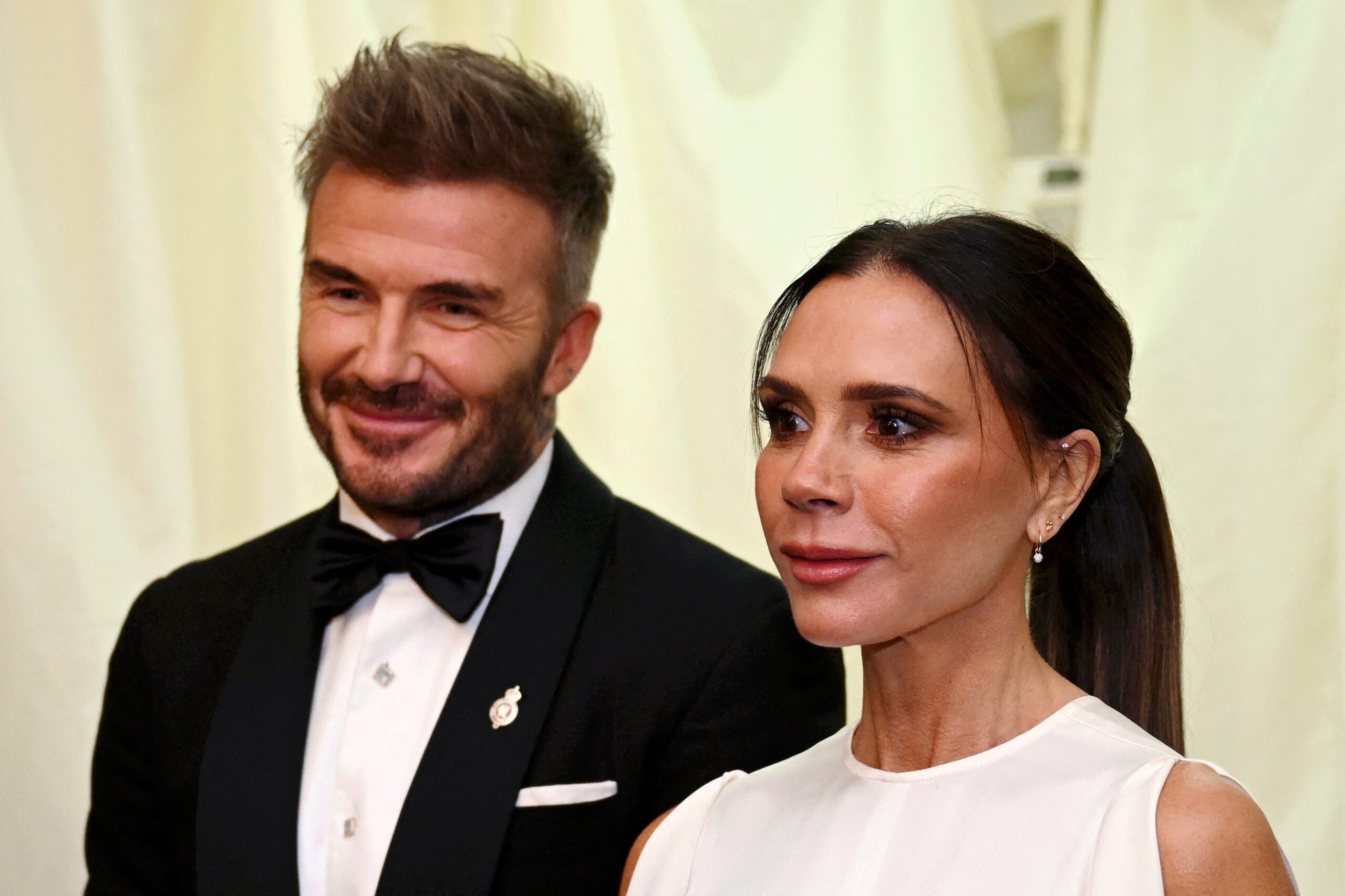 David Beckham, Victoria Beckham, 50. Doğum Günü, Evlilik Yıldönümü, Futbol, Netflix, Beckham Belgeseli, Islands In the Stream, Dolly Parton, Kenny Rogers, Çocuklar, Brooklyn Beckham, Romeo Beckham, Cruz Beckham, Harper Beckham, UNICEF, İngiltere Kaptanı, Aile, İlişki, Sosyal Medya, Instagram, Moda Tasarımcısı, Ünlü Çift, Mutlu Yıllar, Meta Keywords, Meta Etiketleri
