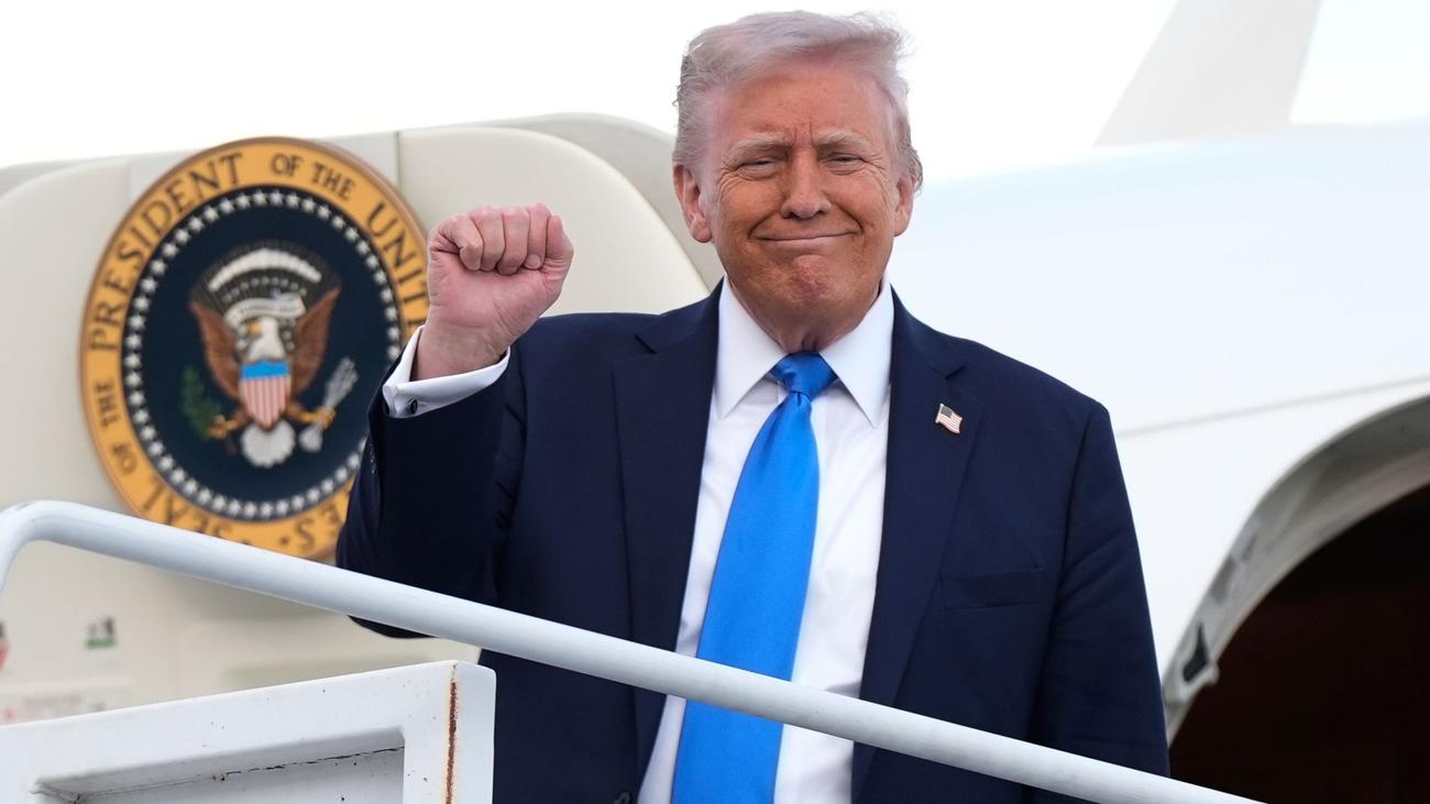 Donald Trump, ABD bütçesi, 2026 bütçe tasarısı, savunma harcamaları, iç güvenlik, bütçe kesintileri, çevre, dış yardım, eğitim, Cumhuriyetçiler, Demokratlar, Chuck Schumer, ABD Kongresi, ABD siyaseti, yenilenebilir enerji, iklim değişikliği, sınır güvenliği, Çin, Indo-Pasifik, savunma sanayii, woke programlar, ırkçılık, LGBT aktivizmi, Irak, susam sokağı
