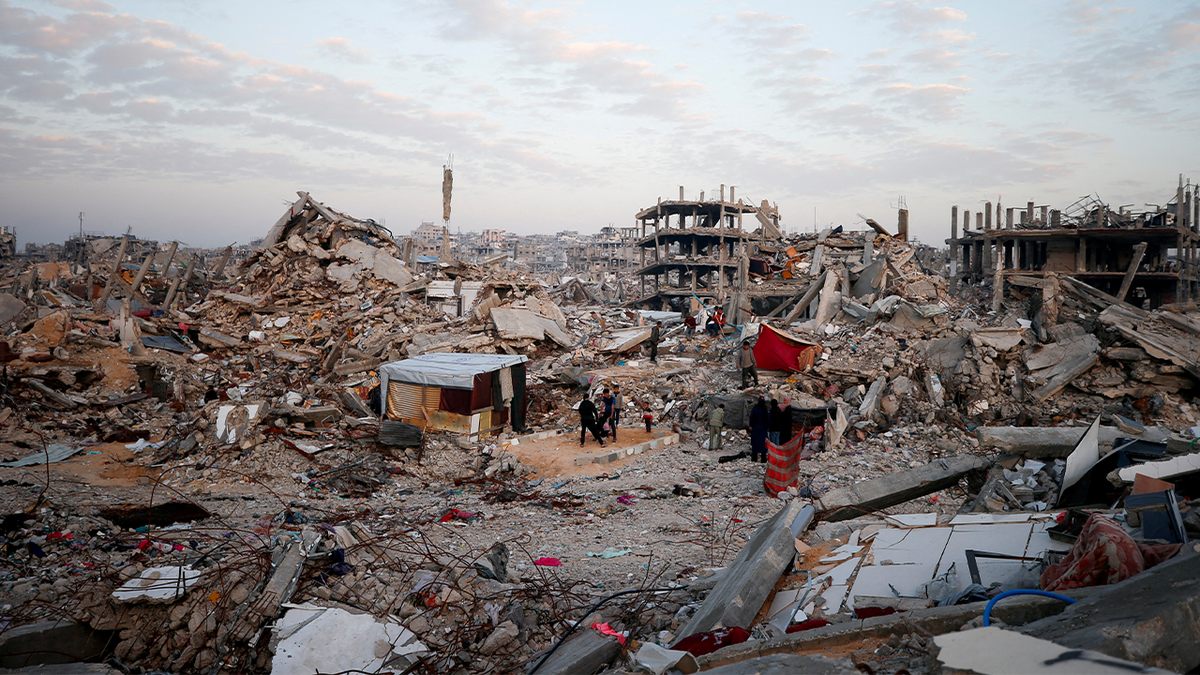 İngiltere, Manchester, Burnley, Nelson, yerel seçimler, pro-Gaza, Maheen Kamran, Azhar Ali, İşçi Partisi, bağımsız adaylar, Filistin, İsrail, Gazze, antisemitizm, Jeremy Corbyn, Lancashire İl Konseyi, siyasi değişim, Müslüman kadınlar, ayrımcılık, Reform UK Partisi, seçim sonuçları, siyasi analiz, İngiliz siyaseti
