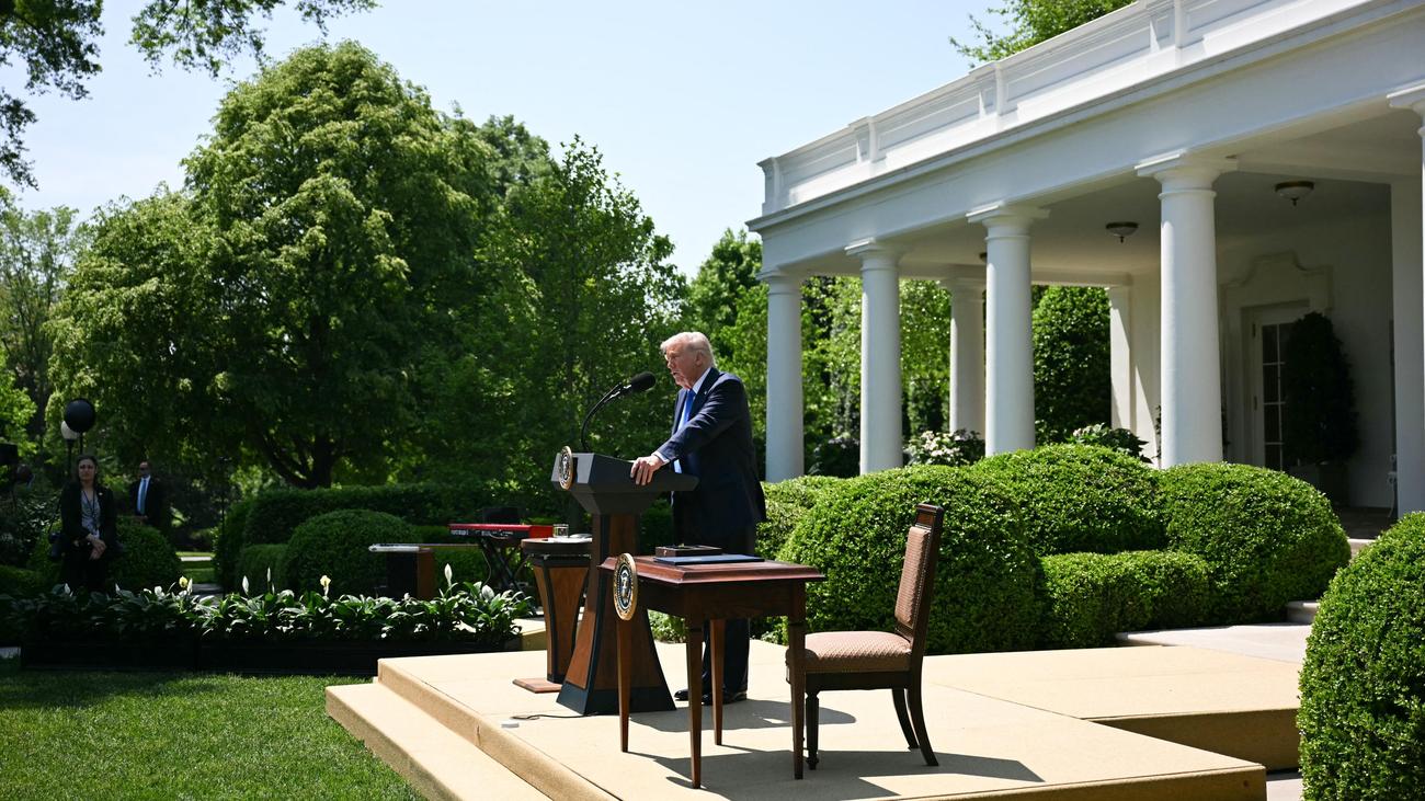 Donald Trump, ABD bütçesi, 2026 mali yılı, bütçe kesintileri, savunma harcamaları, iç güvenlik, Ulusal Sağlık Enstitüleri (NIH), Hastalık Kontrol ve Önleme Merkezleri (CDC), Tarım Bakanlığı, Düşük Gelirli Ev Enerjisi Yardımı Programı, FBI, Gizli Servis

