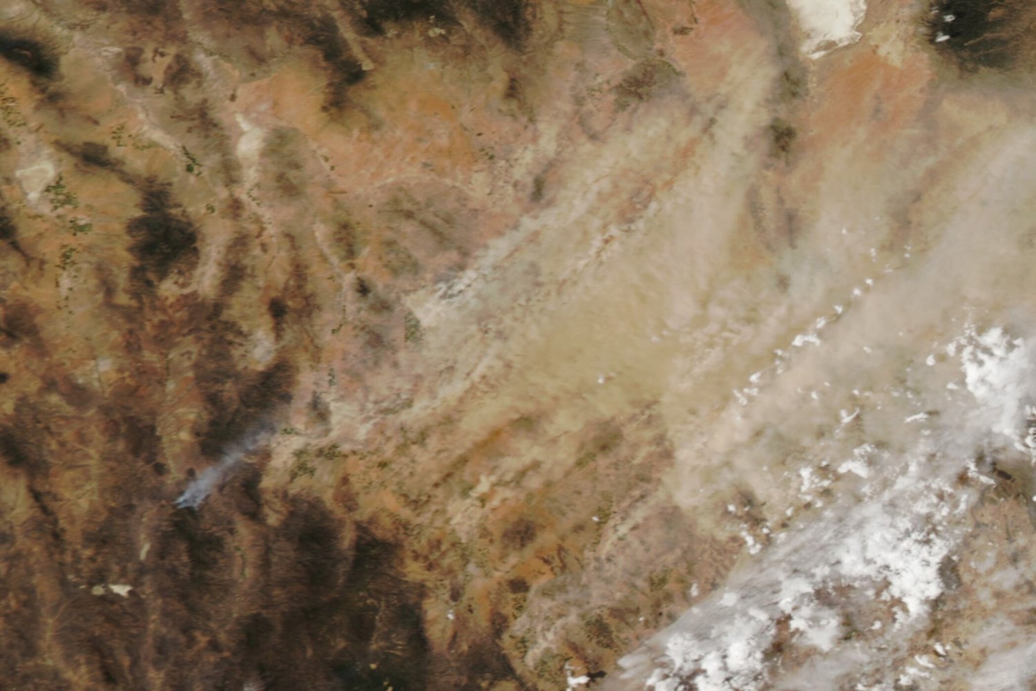 Toz fırtınası, El Paso, Las Cruces, Ciudad Juárez, Borderplex, kuraklık, iklim değişikliği, NASA, Aqua uydusu, toz bulutu, Chihuahuan Çölü, alerji, solunum yolu sorunları, vadide ateş, sağlık, ekonomi, tarım, enerji, rüzgar, 2025, çevre, iklim
