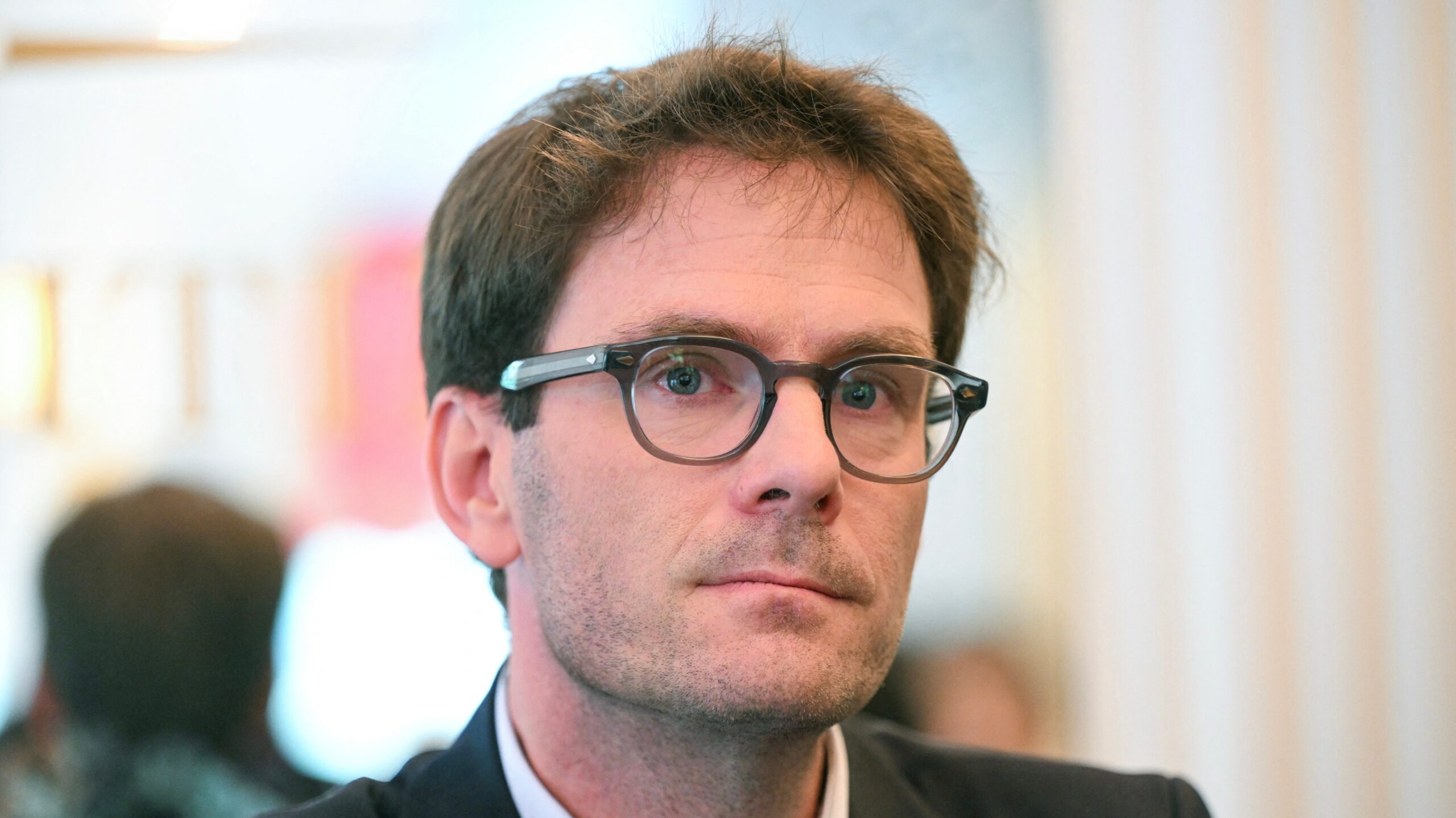 1 Mayıs, Nicolas Mayer-Rossignol, Sud Radio, Parti socialiste, PS, Jérôme Guedj, antisemitizm, Rouen, La France insoumise, LFI, Manuel Bompard, Écologistes, Marine Tondelier, Olivier Faure, siyaset, Fransa, sol siyaset, şiddet, gösteri, seçimler, parti liderliği, tartışma, ayrışma, siyasi şiddet, siyasi analiz.
