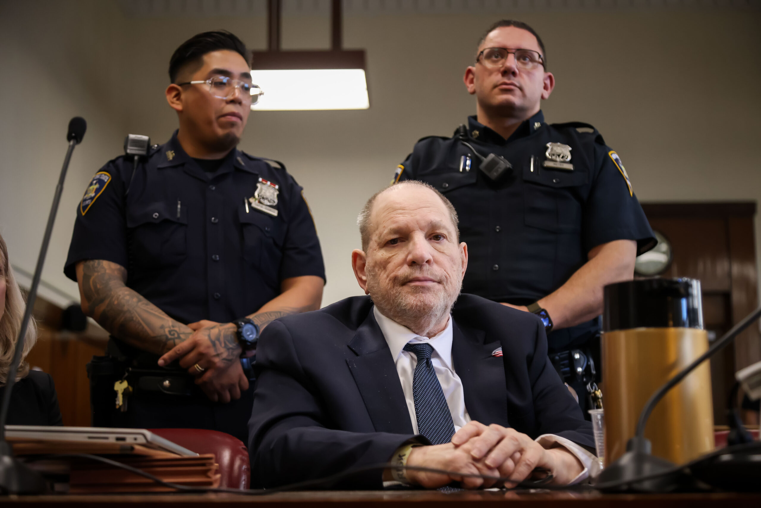 Harvey Weinstein, Me Too hareketi, cinsel saldırı, Candace Owens, Joe Rogan, Amber Heard, Johnny Depp, tecavüz mitleri, cinsel istismar, kadın hakları, kültürel değişim, toplumsal cinsiyet, taciz davaları, #MeToo, adalet, hukuk sistemi, suçluluk, mağdur hakları, ünlü skandalları, medya manipülasyonu
