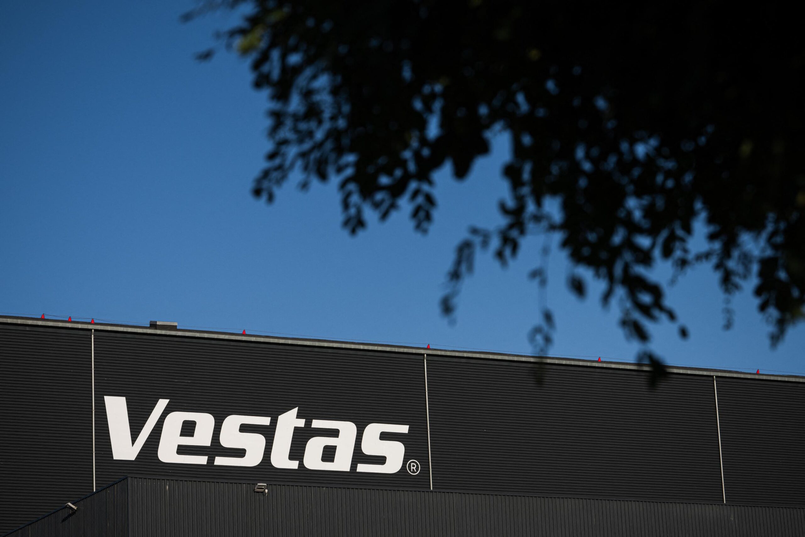 Vestas, rüzgar türbinleri, Danimarka, finansal sonuçlar, ilk çeyrek, gelir, kâr, gümrük vergileri, rüzgar enerjisi, rüzgar enerjisi sektörü, jeopolitik belirsizlik, Avrupa, Çin, tedarik zinciri, Henrik Andersen, siparişler, deniz üstü rüzgar enerjisi, kara rüzgar enerjisi, EMEA, enerji dönüşümü, temiz enerji

