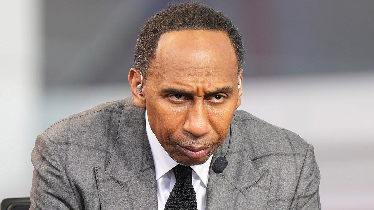 Stephen A. Smith, başkanlık seçimi, 2028, Demokrat Parti, siyaset, ESPN, yorumcu, Jake Tapper, CNN, State of the Union, Stephen A. Smith Show, Jon Karl, This Week, sınır politikası, harcamalar, kimlik siyaseti, kültür iptali, ekonomi, mortgage, benzin, bakkaliye, seçimler, adaylık, papaz, destek, Capitol Hill, siyasi çekişme, ABD siyaseti.
