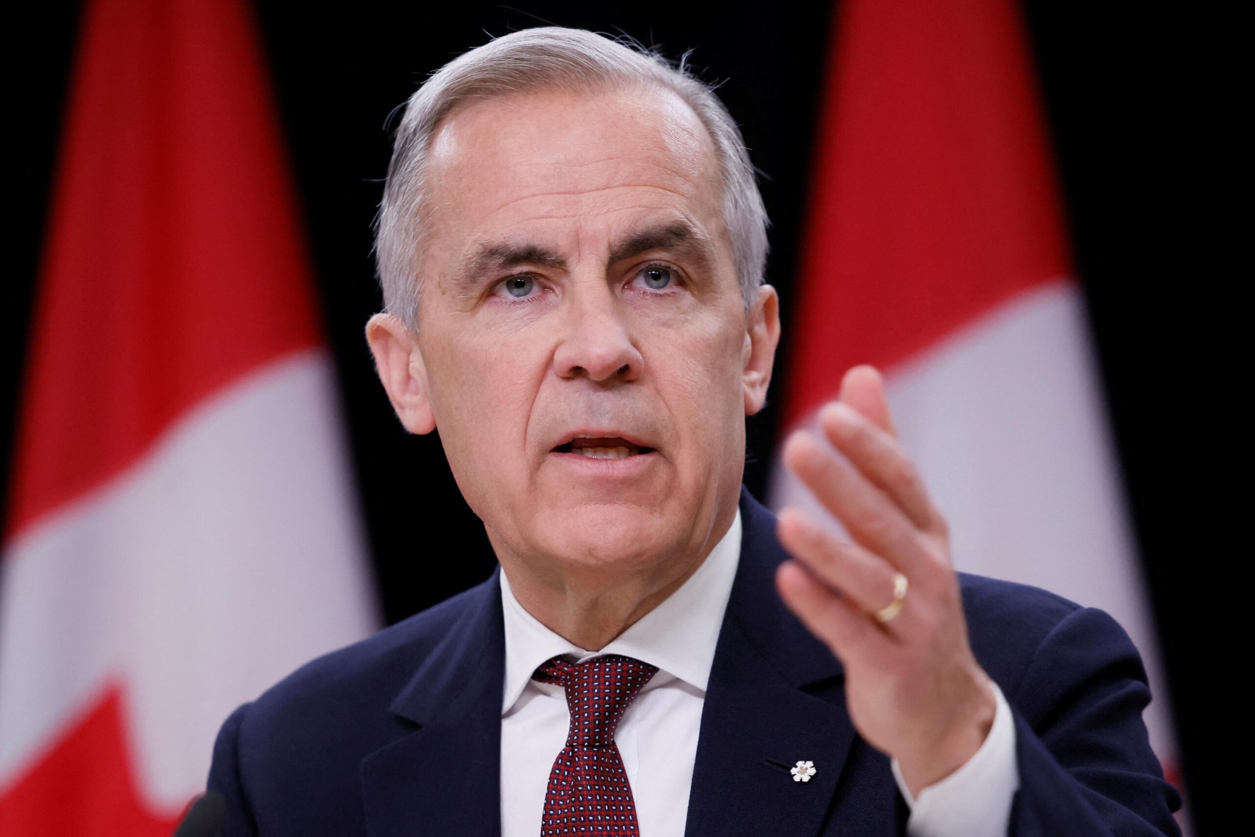 Mark Carney, Kanada Başbakanı, Donald Trump, Kanada ekonomisi, ABD-Kanada ilişkileri, ticaret savaşı, gümrük tarifeleri, ekonomik dönüşüm, Parlamento, Kral Charles III, egemenlik, siyasi analiz, Kanada siyaseti, libéral parti, dış politika
