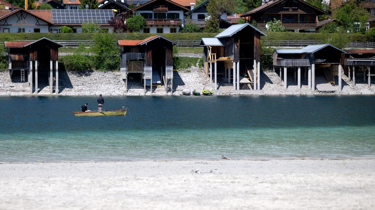 hava durumu, Almanya, fırtına, sağanak yağış, dolu, kuvvetli rüzgar, sıcaklık, soğuk hava, polar havası, hava değişimi, uyarı, meteoroloji, Alman Hava Durumu Servisi (DWD), Baden-Württemberg, Güney Aşağı Saksonya, Brandenburg, Kuzey Ren-Vestfalya, Hessen, Thüringen, Saksonya, Donau, Chiemgau, don, bitki koruması
