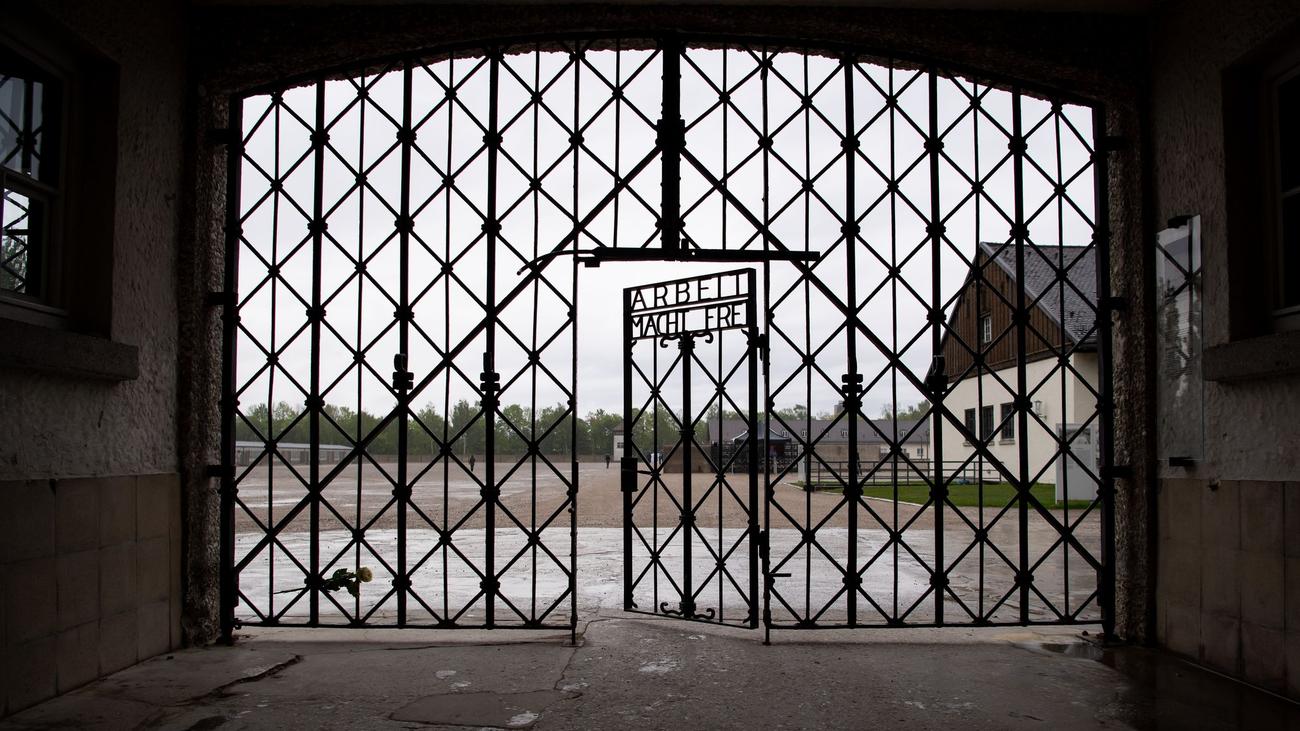 KZ-Gedenkstätten, Bayern, Dachau, Flossenbürg, Zweiter Weltkrieg, Nationalsozialismus, Erinnerungskultur, Antisemitismus, Rechtsextremismus, Digitale Medien, Zeitzeugen, Jugend, Bildung, Geschichte, Schulausflüge, Gedenkstättenbesuch, Schüler, Lehrplan, Museumspädagogik, Migration, Toleranz, Menschenrechte, Opfer, Gedenkstätte Vandalismus
