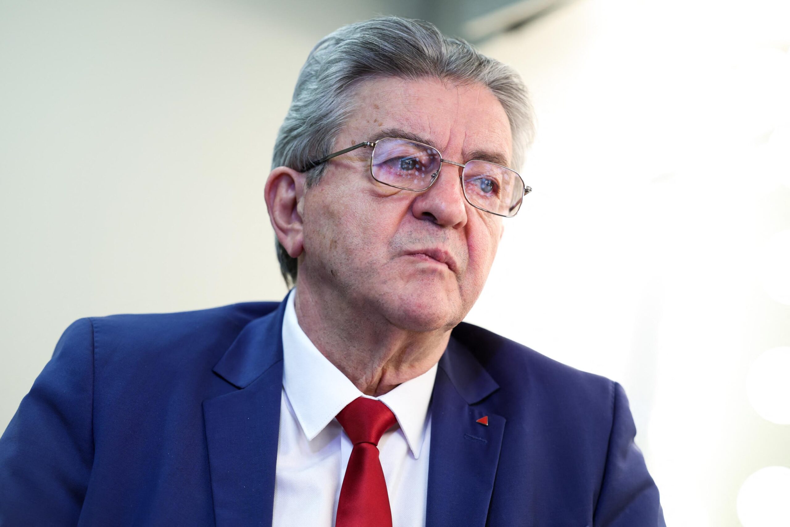 seçim anketi, sol ittifakı, Jean-Luc Mélenchon, Harris Interactive, Toluna, Regards dergisi, Fransa başkanlık seçimi, aşırı sağ, Marine Le Pen, Emmanuel Macron, siyasi analiz, sol aday, seçim sonuçları, kamuoyu yoklaması, siyaset, 2025 seçimleri, sol siyaset, Fransa siyaseti, seçim stratejisi
