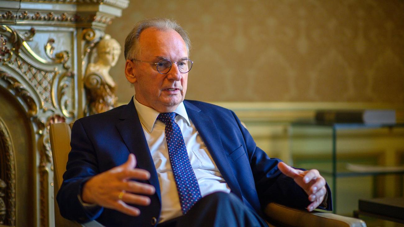 Reiner Haseloff, Saksonya-Anhalt, Doğu Almanya, Batı Almanya, Yaşam Koşulları, Birleşme, İstatistikler, Ekonomi, Federal Hükümet, Ministerpräsident, CDU, Almanya, Duvarın Yıkılışı, Eşitsizlik
