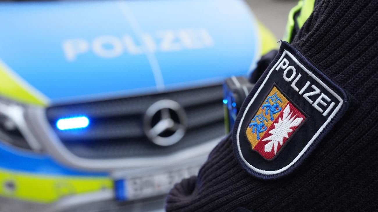 Motosiklet kazası, A7 otoyolu, Neumünster, ölüm, trafik kazası, arka arkaya çarpma, yaralanma, psikolojik destek, yol kapatma, Flensburg
