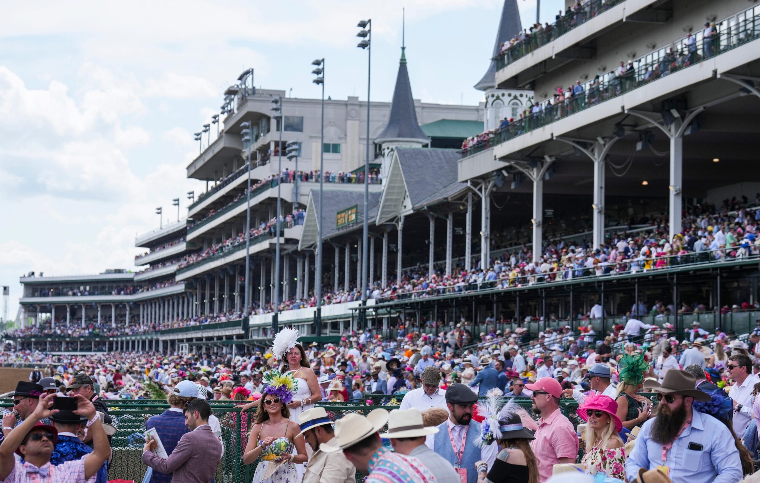 Kentucky Derby 2025, Kentucky Derby hava durumu, Kentucky Derby tahminleri, Churchill Downs hava durumu, Kentucky Derby yağmur, Kentucky Derby kıyafetleri, Kentucky Derby şapkaları, 151. Kentucky Derby, Kentucky Derby saat kaçta, Louisville hava durumu, Kentucky Derby izleme, Kentucky Derby biletleri, Kentucky Derby yarışmacıları, Kentucky Derby atları, Kentucky Derby 2025 ne zaman
