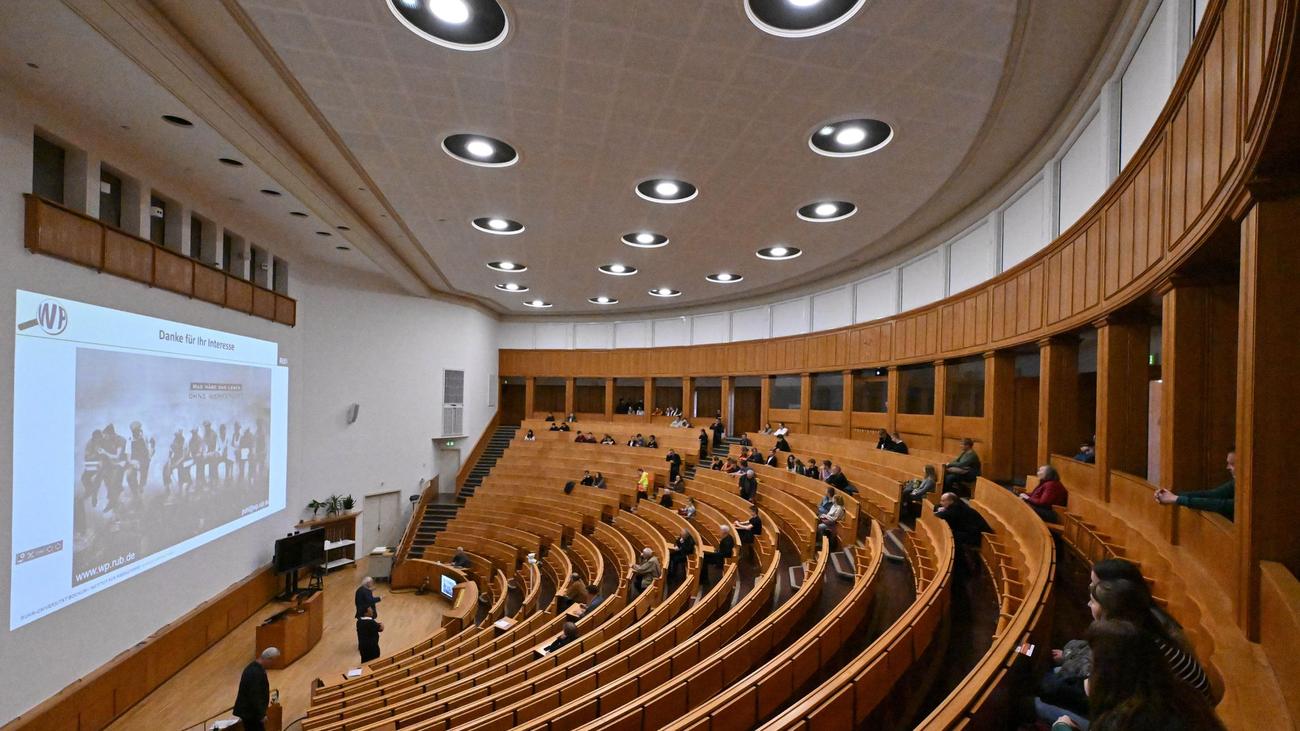 Almanya Bursu, Thüringen, öğrenci bursu, yükseköğretim, istatistik, öğrenci sayısı, Uluslararası Erfurt Üniversitesi, hukuk, ekonomi, sosyal bilimler, burs programı, lisans öğrencileri, kadın öğrenciler, burs fonu
