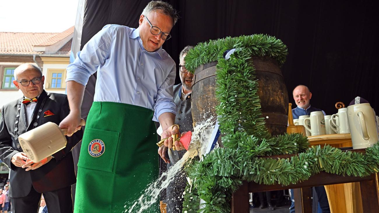 Thüringentag, Gotha, Mario Voigt, Festival, Thüringen, Etkinlik, Kültür, Gelenekler, Müzik, Tiyatro, Sokak Sanatları, Gastronomi, Festumzug, Geschwister Weisheit, Yüksek İp Gösterisi, Güvenlik önlemleri, Araç Bariyerleri, 1250 Yıl, Residenzstadt, Kutlama, Vereinsleben, Brauchtum, Landesfest
