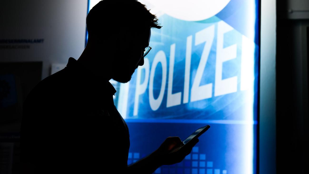 Almanya, gözetim, yetki, polis, anayasa koruma, savcılar, Max Planck Enstitüsü, suç, güvenlik, hukuk, içişleri bakanlığı, adalet bakanlığı, yetki değeri, Rheinland-Pfalz, Bavyera, gözetim standartları, Saksonya-Anhalt, Schleswig-Holstein, Kuzey Ren-Vestfalya, Brandenburg, Thüringen, Saksonya, Baden-Württemberg, Bremen, Hamburg, Hessen, Mecklenburg-Vorpommern, Aşağı Saksonya, Saarland, telekomünikasyon trafik verileri, gizli iletişim, yolcu verileri, çevrimiçi arama, hesap verileri, şeffaflık
