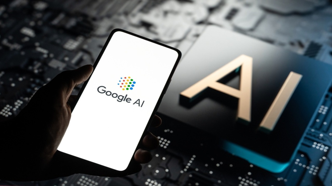 Google AI Mode, AI destekli arama, yapay zeka arama motoru, Google Labs, interaktif arama, görsel kartlar, yerel işletme araması, ürün araması, arama geçmişi takibi, AI sohbet, Google yapay zeka, AI arama deneyimi, 2025 Google yenilikleri
