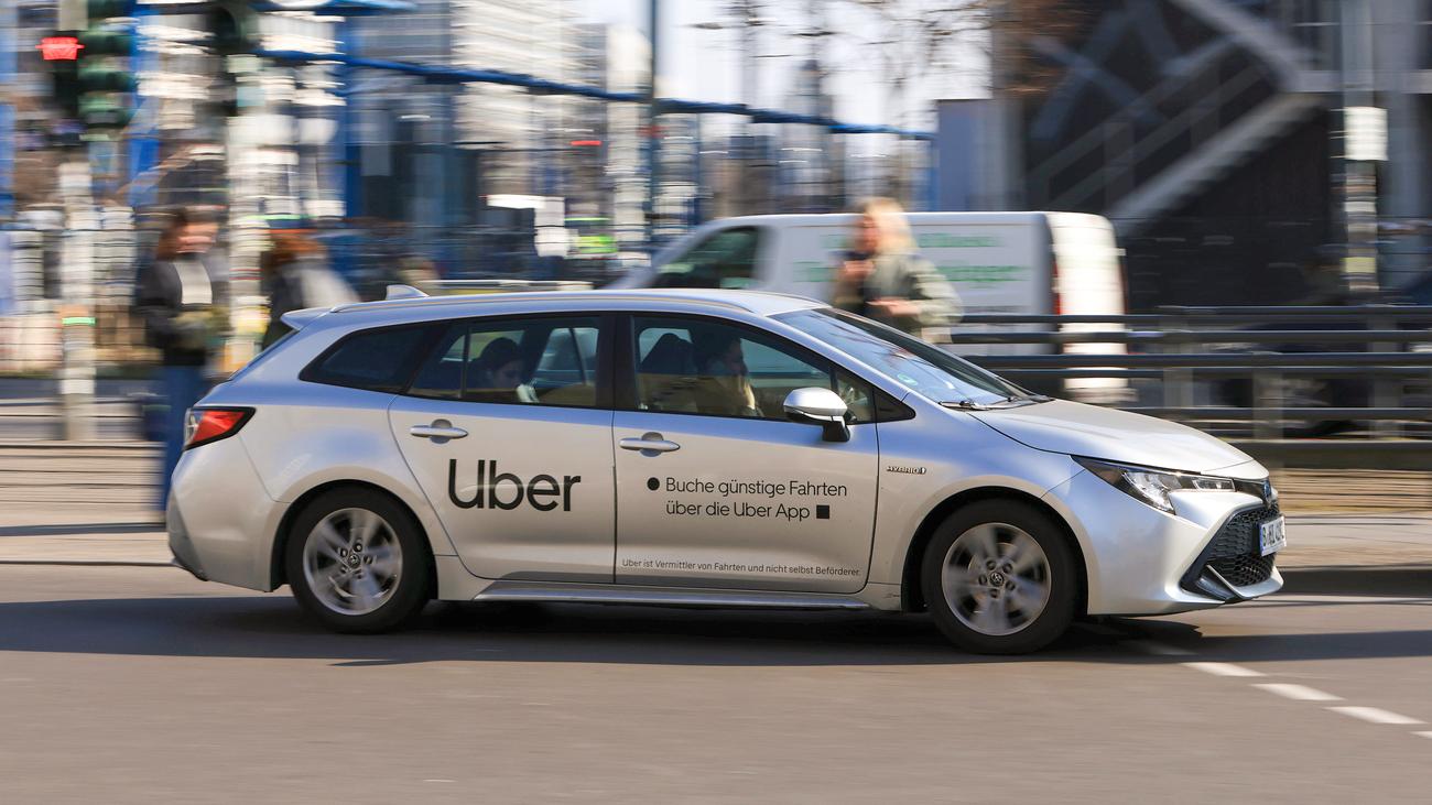 Uber, Bolt, Fahrdienst, München, Mindestpreise, Taxi, Wettbewerb, Leipzig, Frankfurt, Hannover, Berlin, Almanya, Şehir, Regülasyon, Fiyatlandırma, Ulaşım, Taksi sektörü, Rekabet
