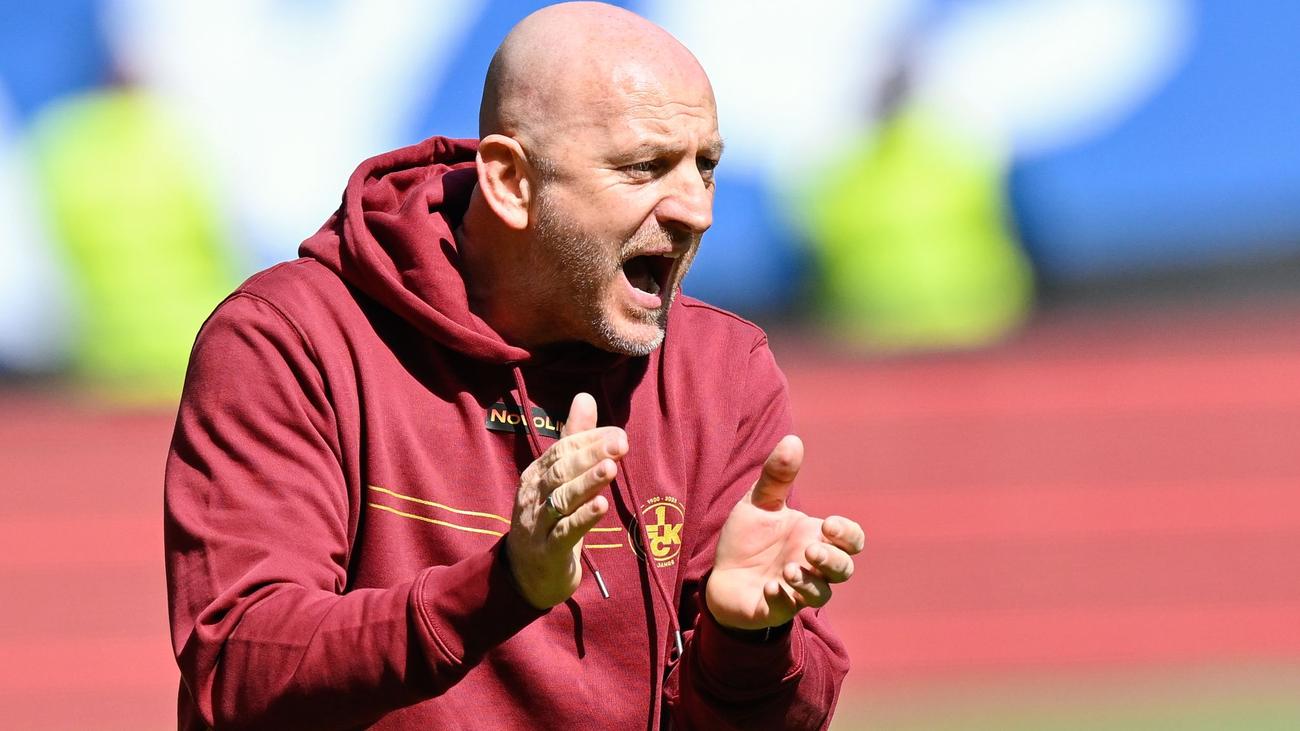 1.  FC Kaiserslautern, Torsten Lieberknecht, Karlsruher SC, Derby, 2. Bundesliga, Aufstieg, Fußball, Spieltag, Vorbericht, Nachrichten, KSC, FCK, Südwest-Derby, Haltung, Aufstiegsrennen, Saison, Kader, Verletzte, Taktik, Analyse
