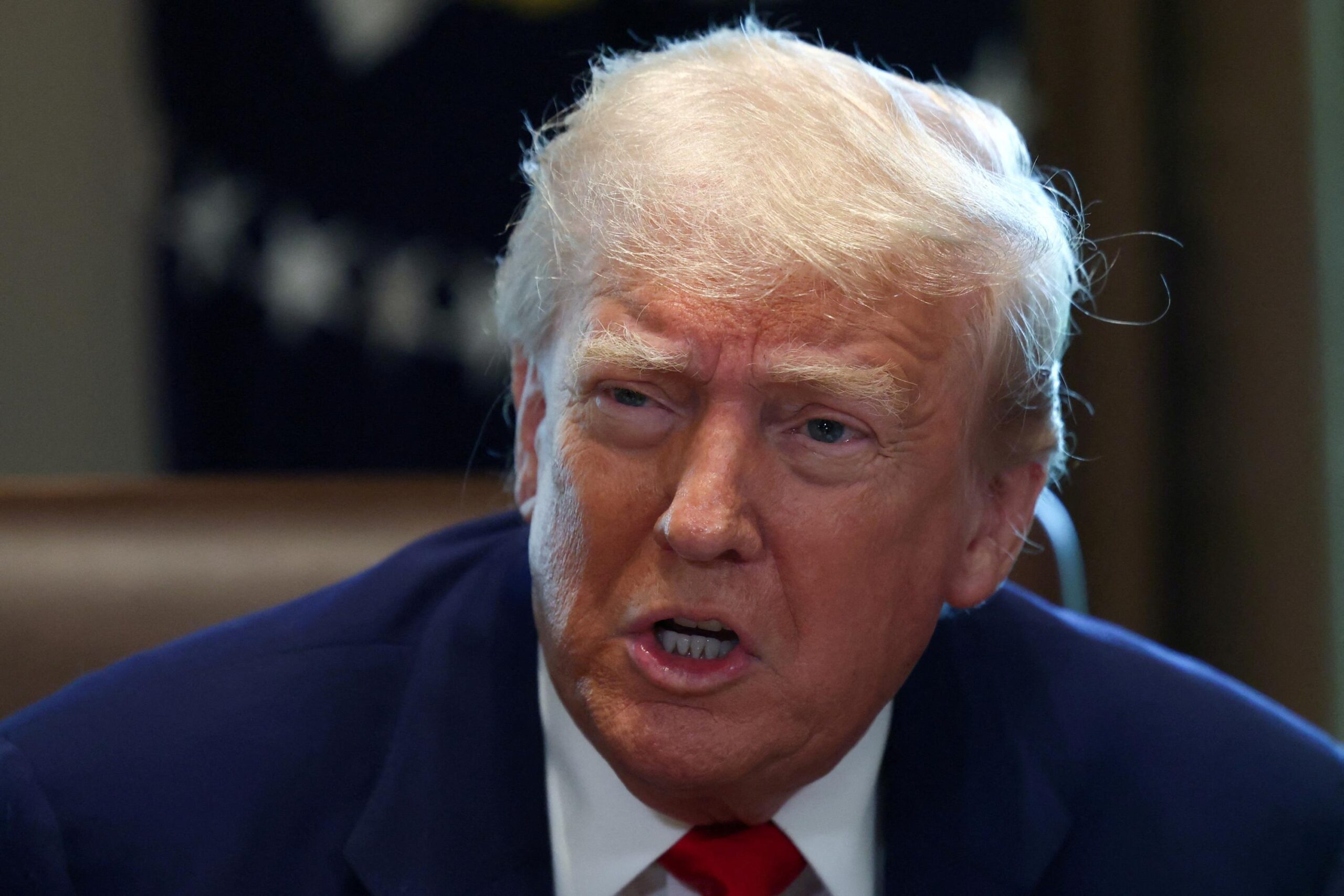 Donald Trump, ticaret politikası, ABD, tarifeler, küresel ekonomi, şirketler, etki, sonuçlar, Apple, Nvidia, TSMC, General Motors, Stellantis, Mercedes-Benz, Hermès, Interparfums, Safran, Airbus, AstraZeneca, Roche, Novartis, LVMH, Goldman Sachs, UBS, finansal piyasalar, üretim, ihracat, ithalat, büyüme, enflasyon
