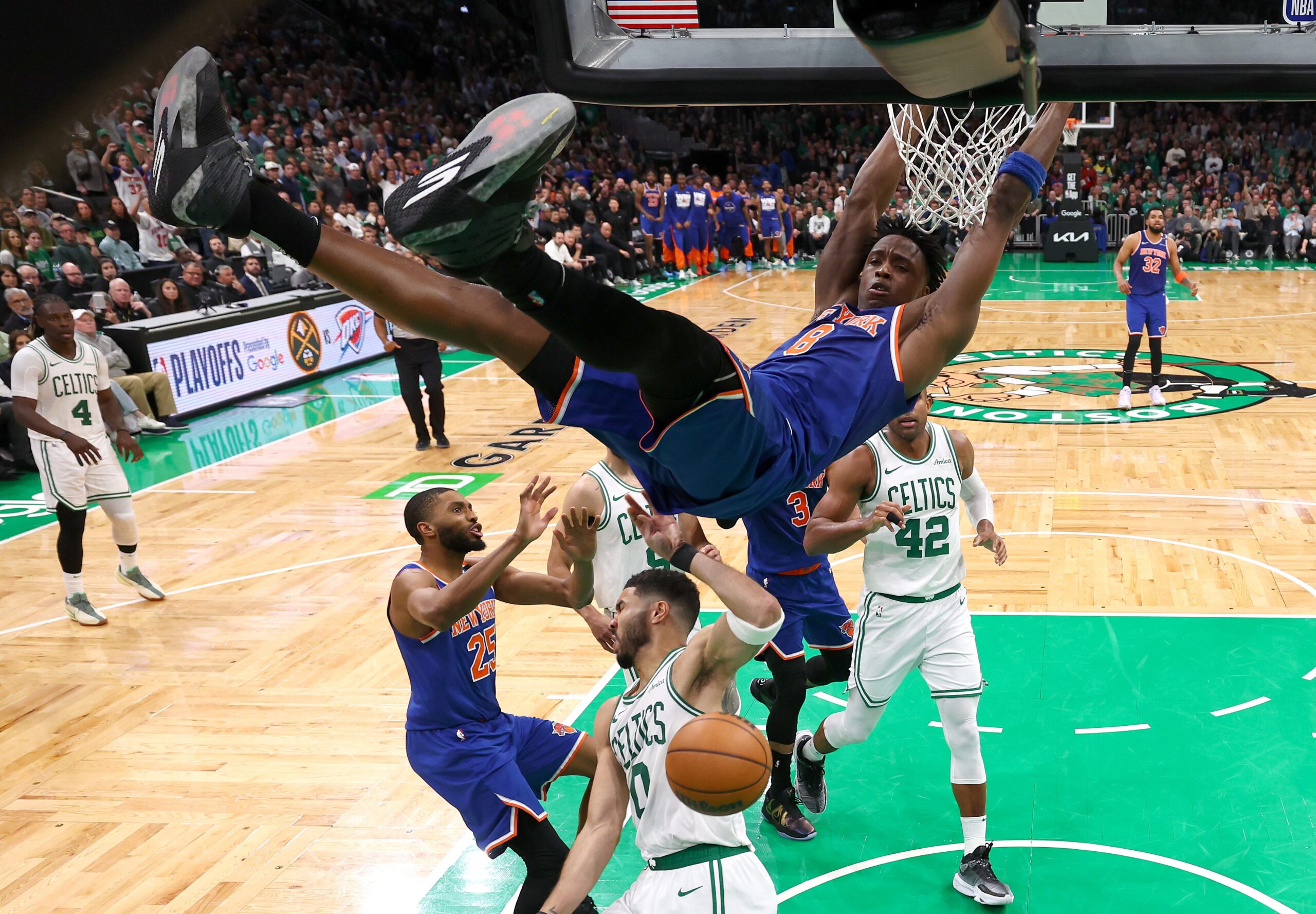 New York Knicks, Boston Celtics, NBA Playoffları, Maç 1, Doğu Konferansı Yarı Finalleri, Geri Dönüş, Dördüncü Çeyrek, Uzatma, Basketbol, İstatistikler, Kristaps Porzingis, TD Garden, Analiz
