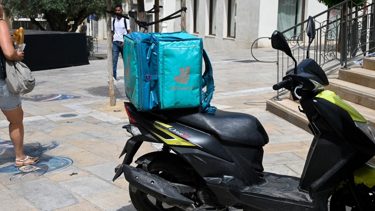 Wolt, Deliveroo, DoorDash, Just Eat Takeaway, Lieferando, Prosus, Delivery Hero, Flink, yemek siparişi, teslimat hizmeti, şirket satın alma, hisse senedi, borsa, Avrupa pazarı, rekabet, birleşme, teknoloji yatırımcısı, gıda dağıtımı, fast food, Almanya, İngiltere, Hollanda, yemek sektör