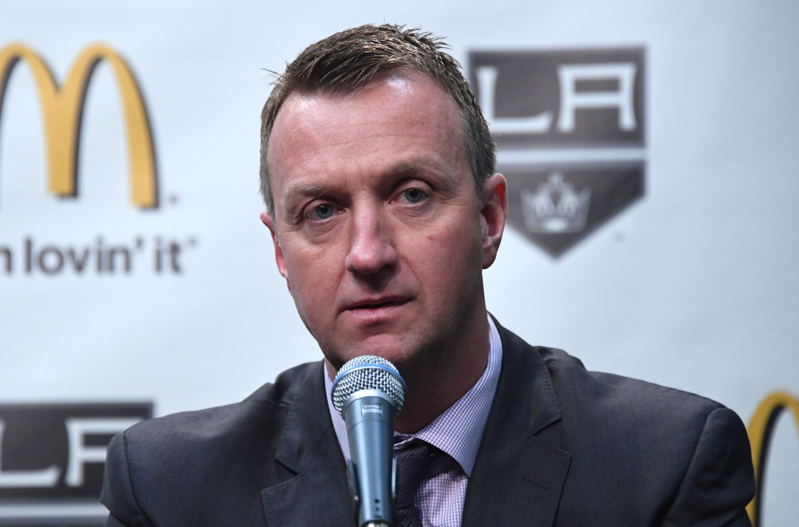 Los Angeles Kings, Rob Blake, Luc Robitaille, Edmonton Oilers, GM, General Manager, Jim Hiller, Darcy Kuemper, NHL, playofflar, yönetici değişikliği, buz hokeyi, spor haberleri, Pierre-Luc Dubois, Lou Lamoriello, Islanders
