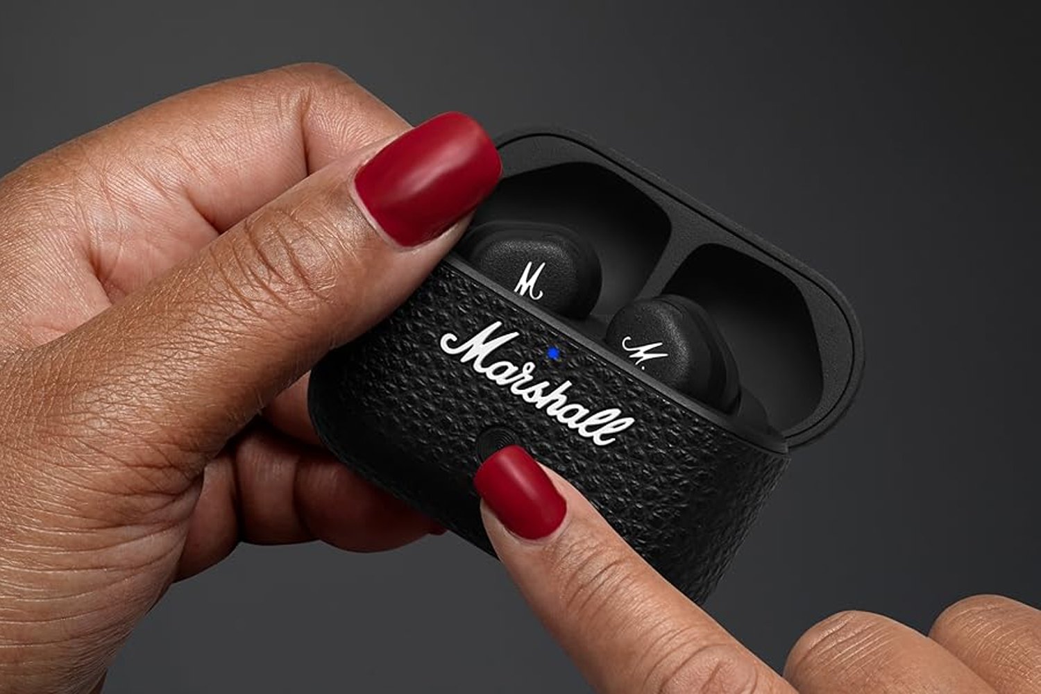 Marshall Motif II, kulaklık, kablosuz kulaklık, ANC, aktif gürültü engelleme, Amazon, indirim, kampanya, fırsat, müzik, ses, ses kalitesi, taşınabilir ses, kulak içi kulaklık, Marshall, JTM45, gitar amfisi, sürdürülebilirlik, geri dönüştürülmüş plastik, IPX5, su geçirmez, şarj kutusu, kablosuz şarj, şeffaflık modu, pil ömrü, ses endüstrisi
